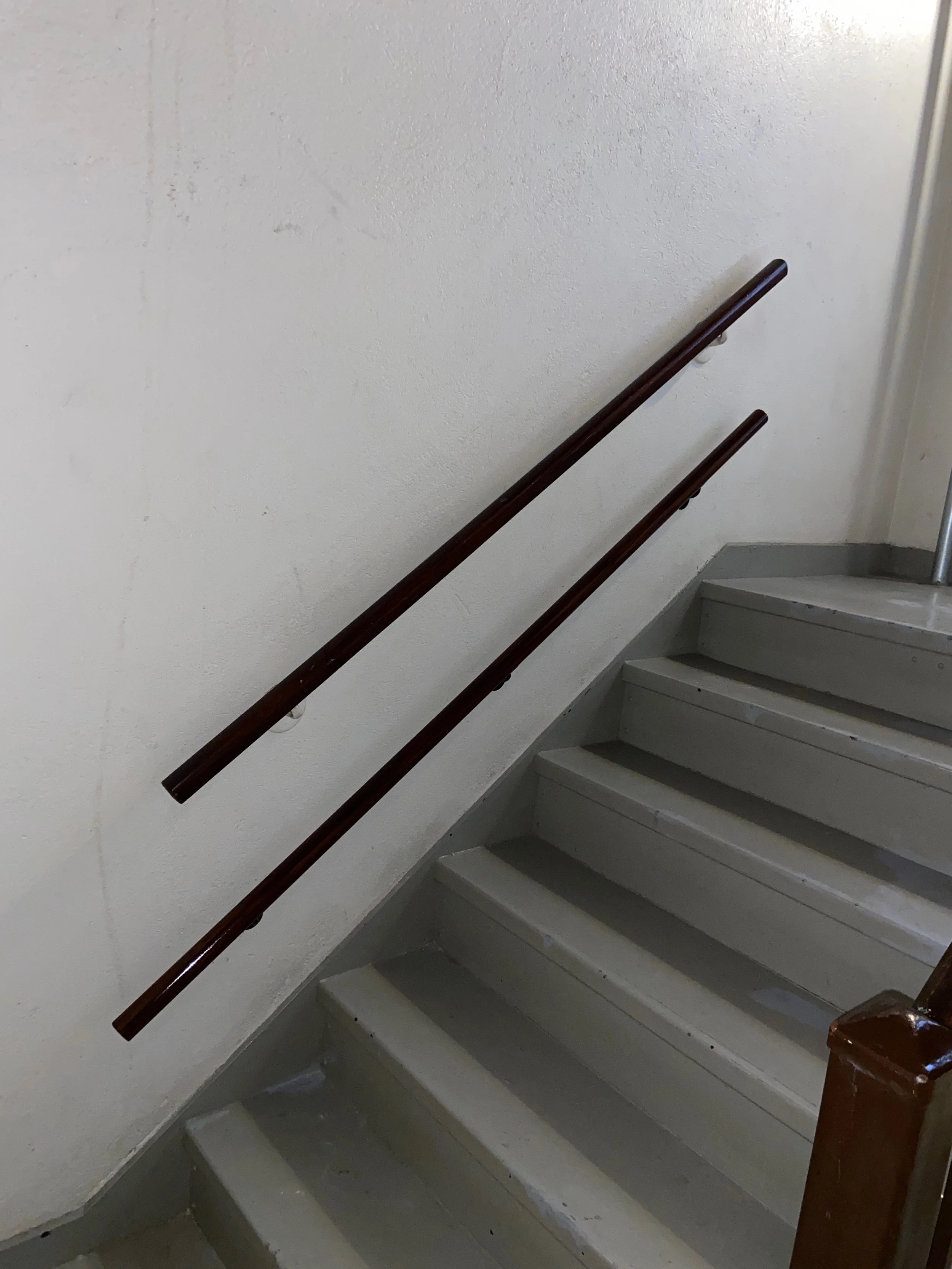 Child-height handrail installation