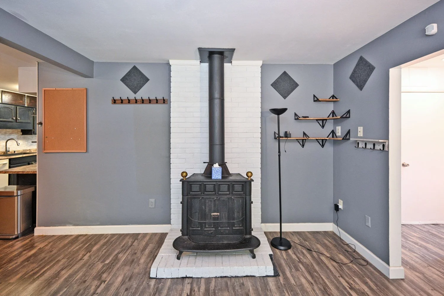2908BlackHawkRd_10.jpg