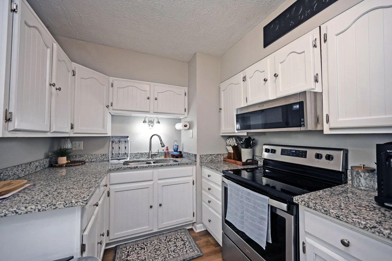 33BeverlyDr_11.jpg