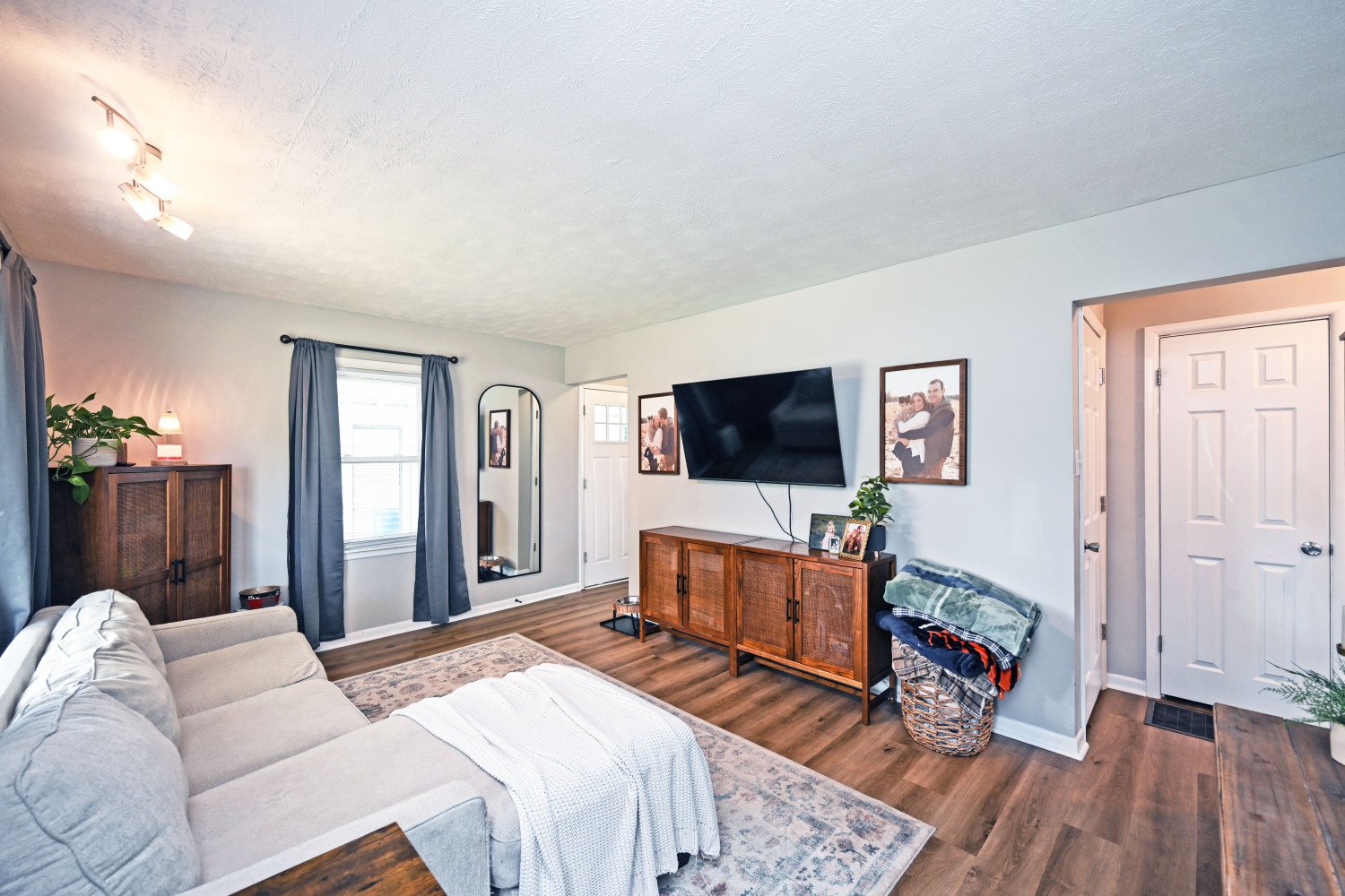 33BeverlyDr_7.jpg