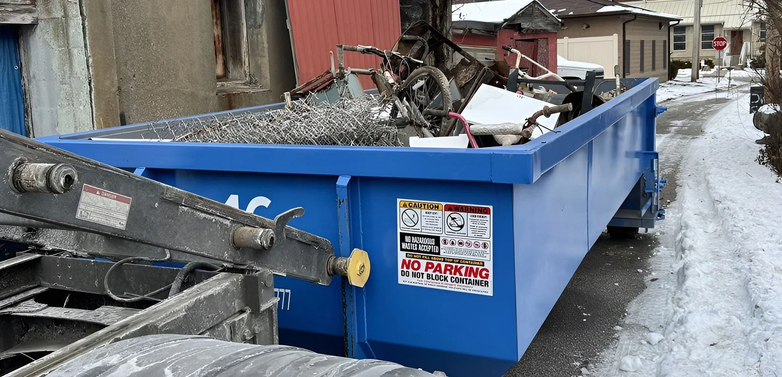 Looking to Clear Clutter? How Can Hauling Junk Removal Services Help You?