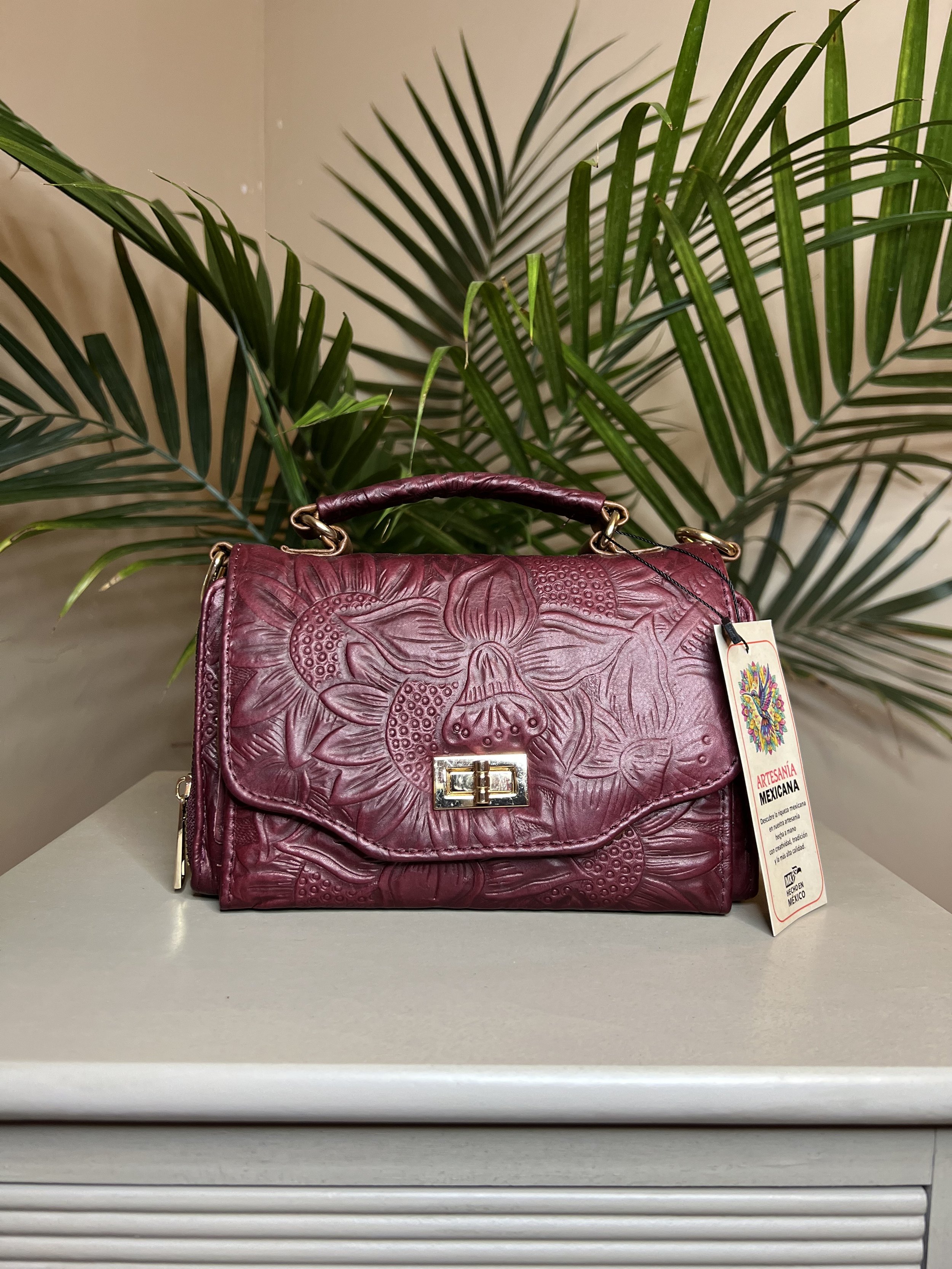 Cloe Wallet Leather Crossbody