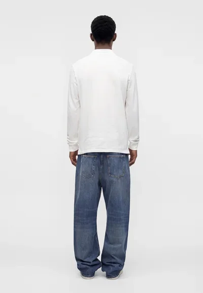white2.webp