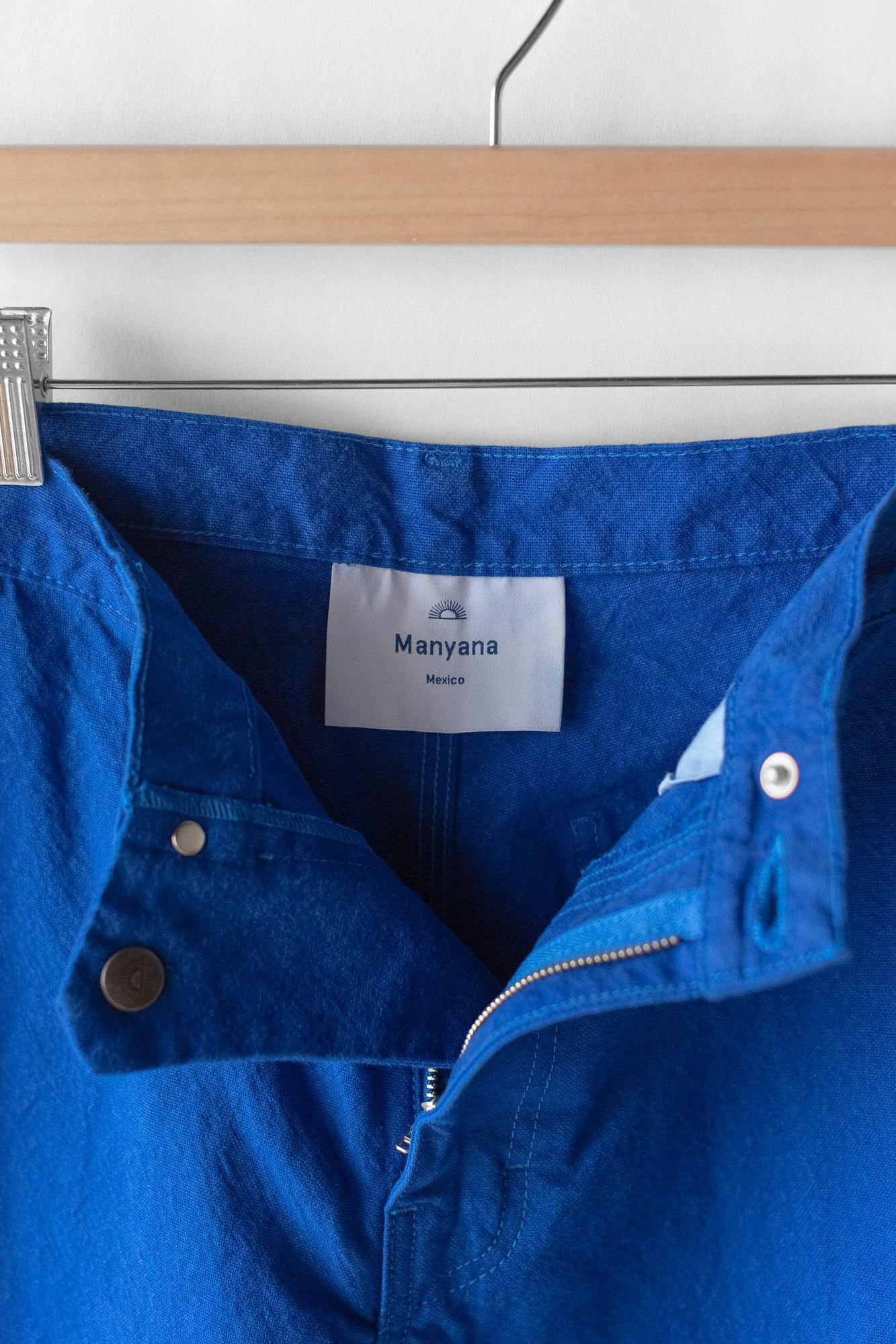Manyana-Pant-Arroqueno-Yves-Blue-Detail-11.jpg