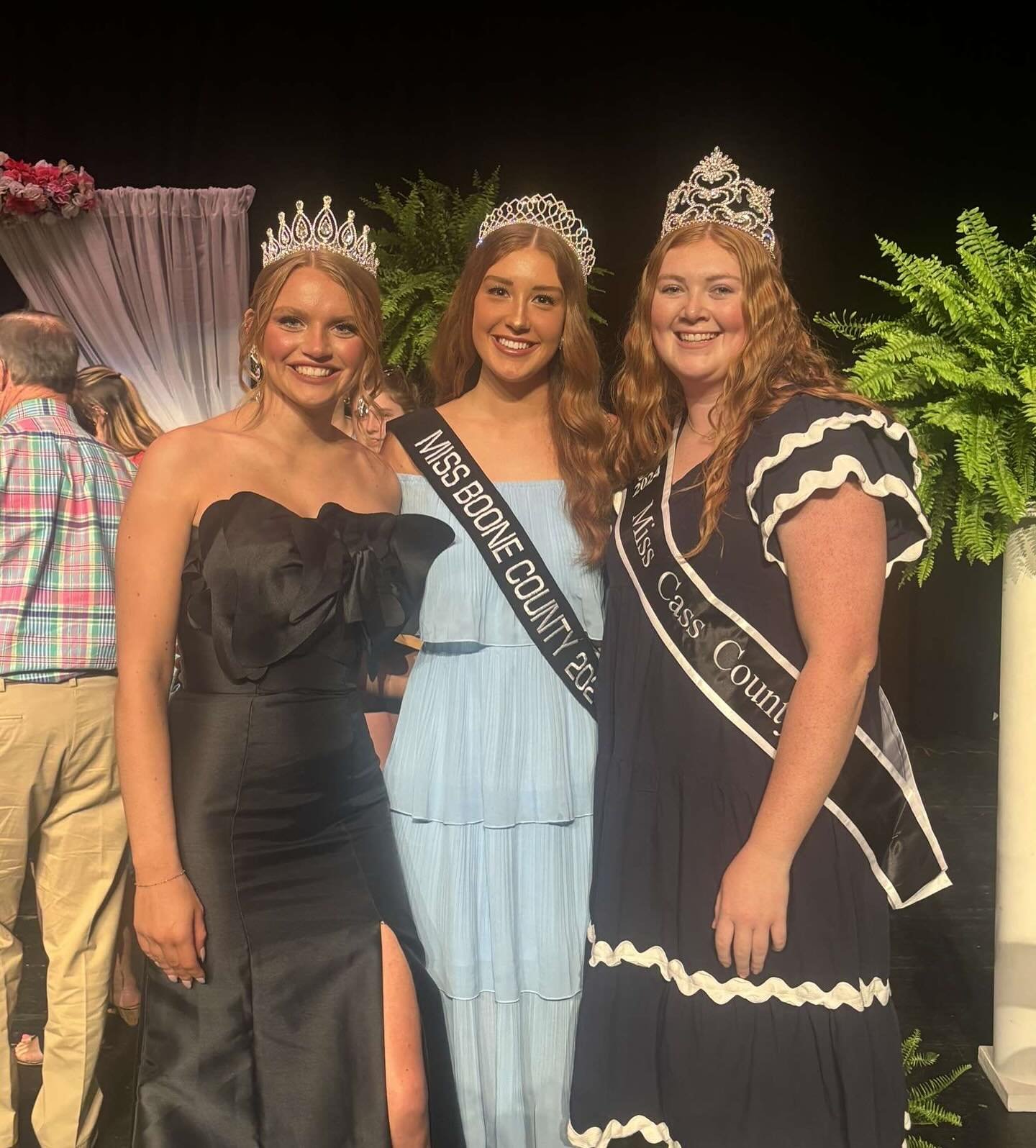 Last night, I traveled down to Rush County to watch the crowning of Miss Rush County 2025 and to celebrate my dear friend Kelby Roberts, Miss Rush County 2024! I loved getting to reunite with Miss Cass County, Maggie Taylor, and recreate our iconic g