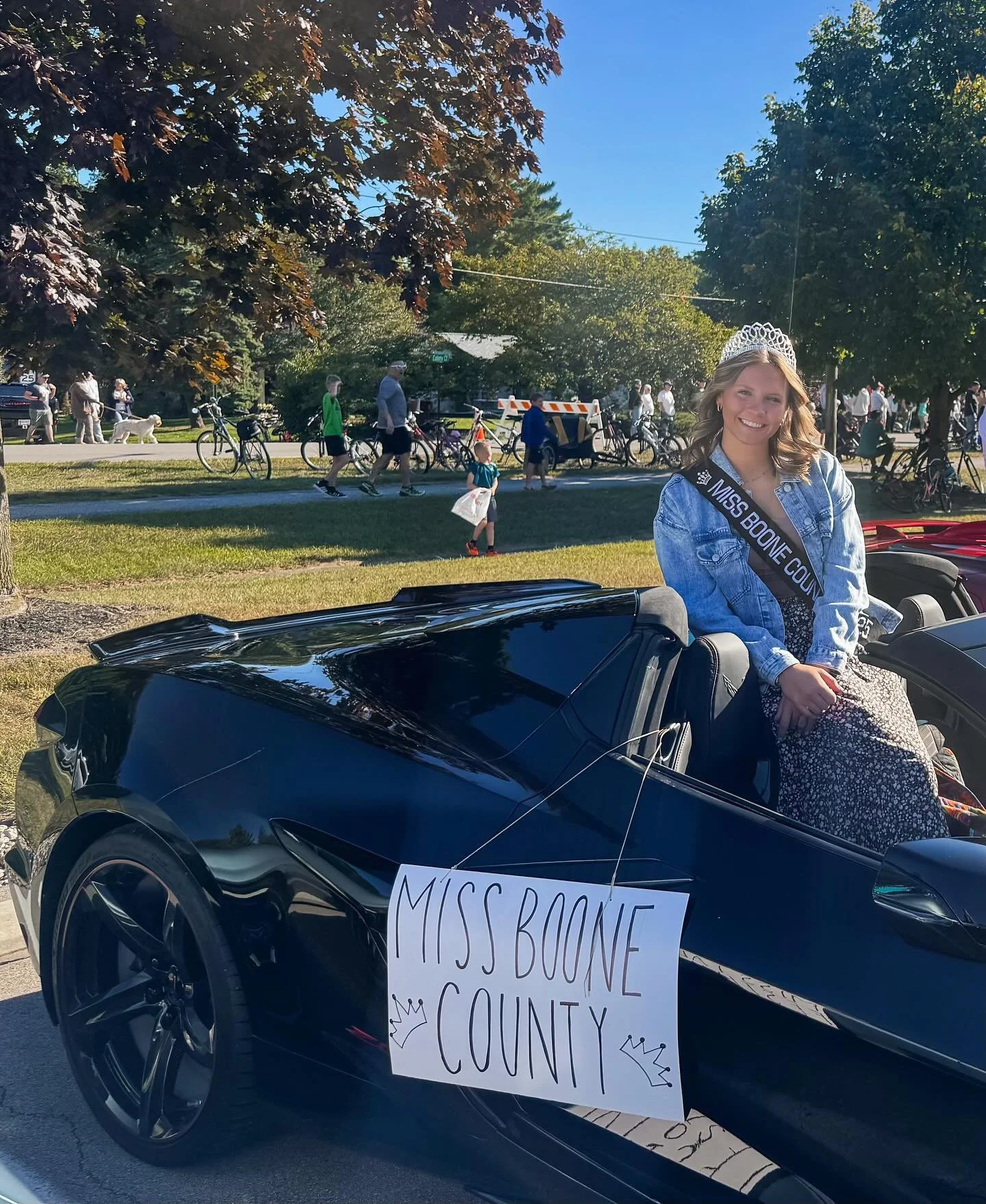 ✨ First parade as Miss Boone County ✔️
So honored to represent at the Zionsville Fall Parade last week &mdash; such a fun way to kick off the fall season! 🍂👑
