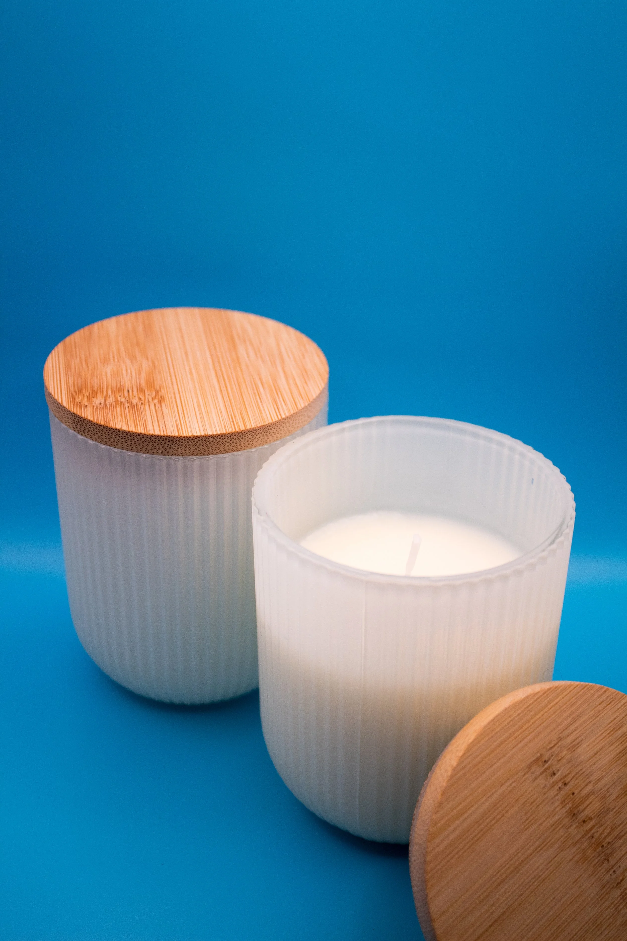 11oz Iridescent White Ribbed Cylinder w/ Bamboo Lid