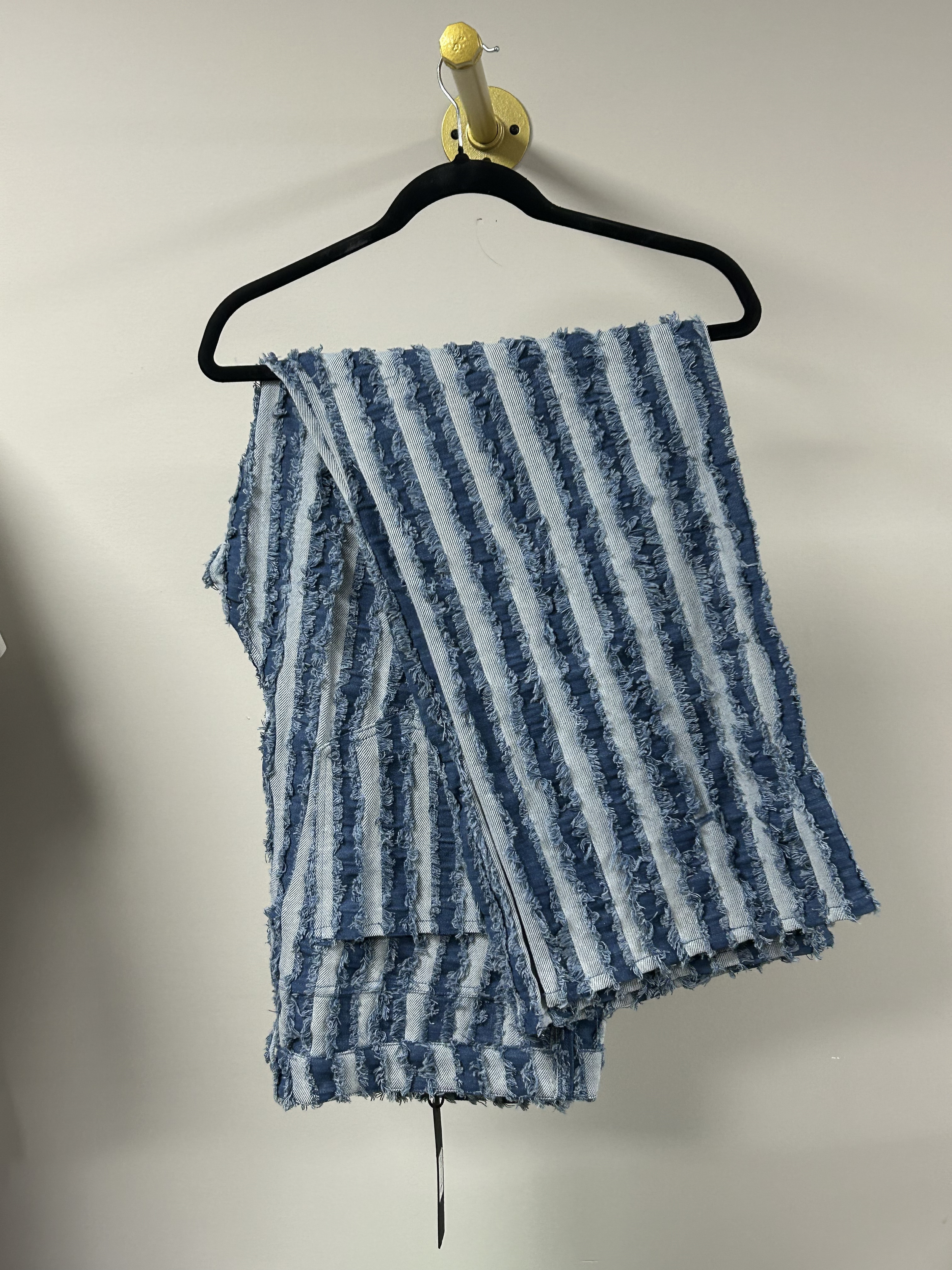 A932-Men's Textured Jeans