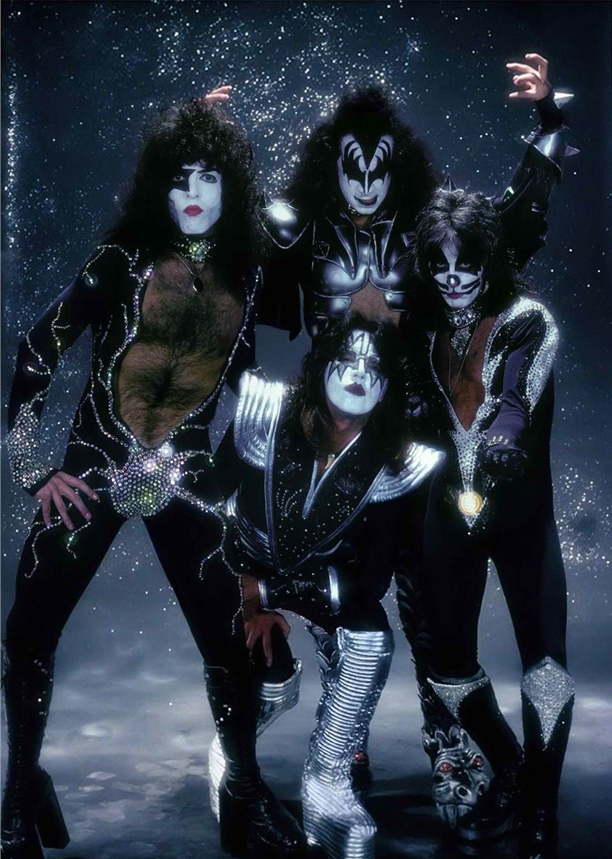 rock and roll magazine _16.png