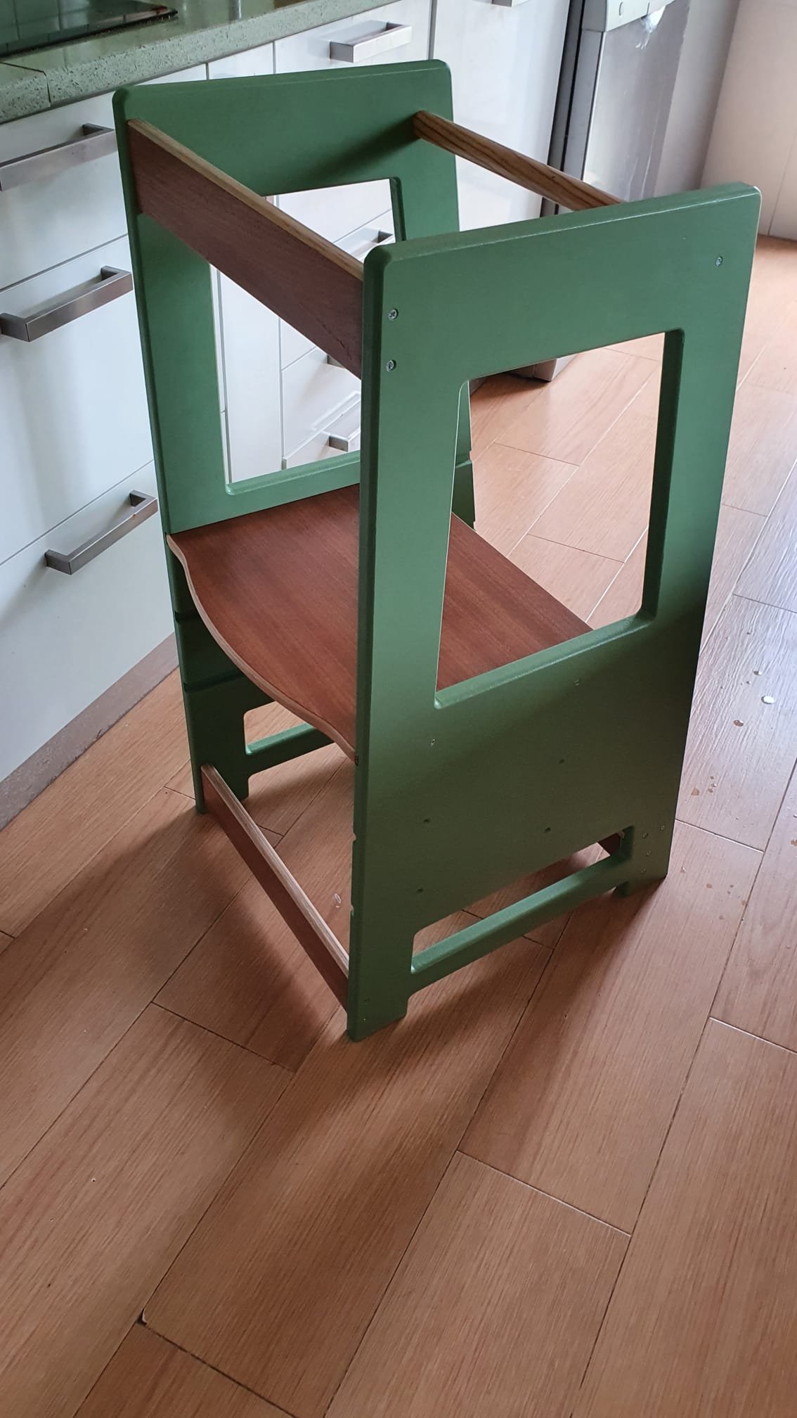 Montessori Kitchen Stool with Steps - Versatile kitchen stool featuring adjustable steps to accommodate growing children.
