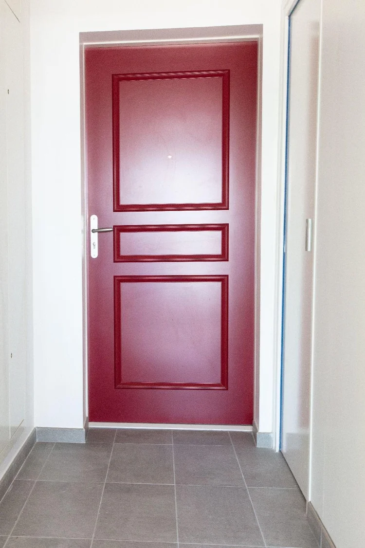 Installation de porte blindée A2P par des serruriers certifiés