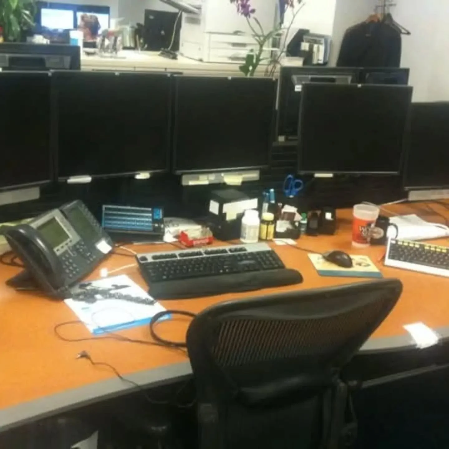 My trading desk at Barclays, 555 California St, 15 years ago - vs - the trading desk at Dogpatch, 555 20th St today. 
what stayed the same: hella screens, Bloomberg, salt and pepper shakers; what changed: street level (sic) no need for an elevator, n