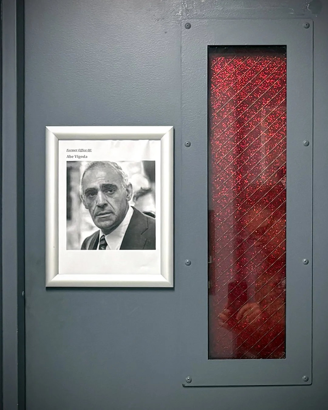 You don't have to swim with the fishes!!!

All of our ARC Commercial Music Professors hold Office Hours for Students. Please refer to your syllabi for days and times.

Shown here: Our fearless Program Director, Kirt Shearer, leads by example. He hold