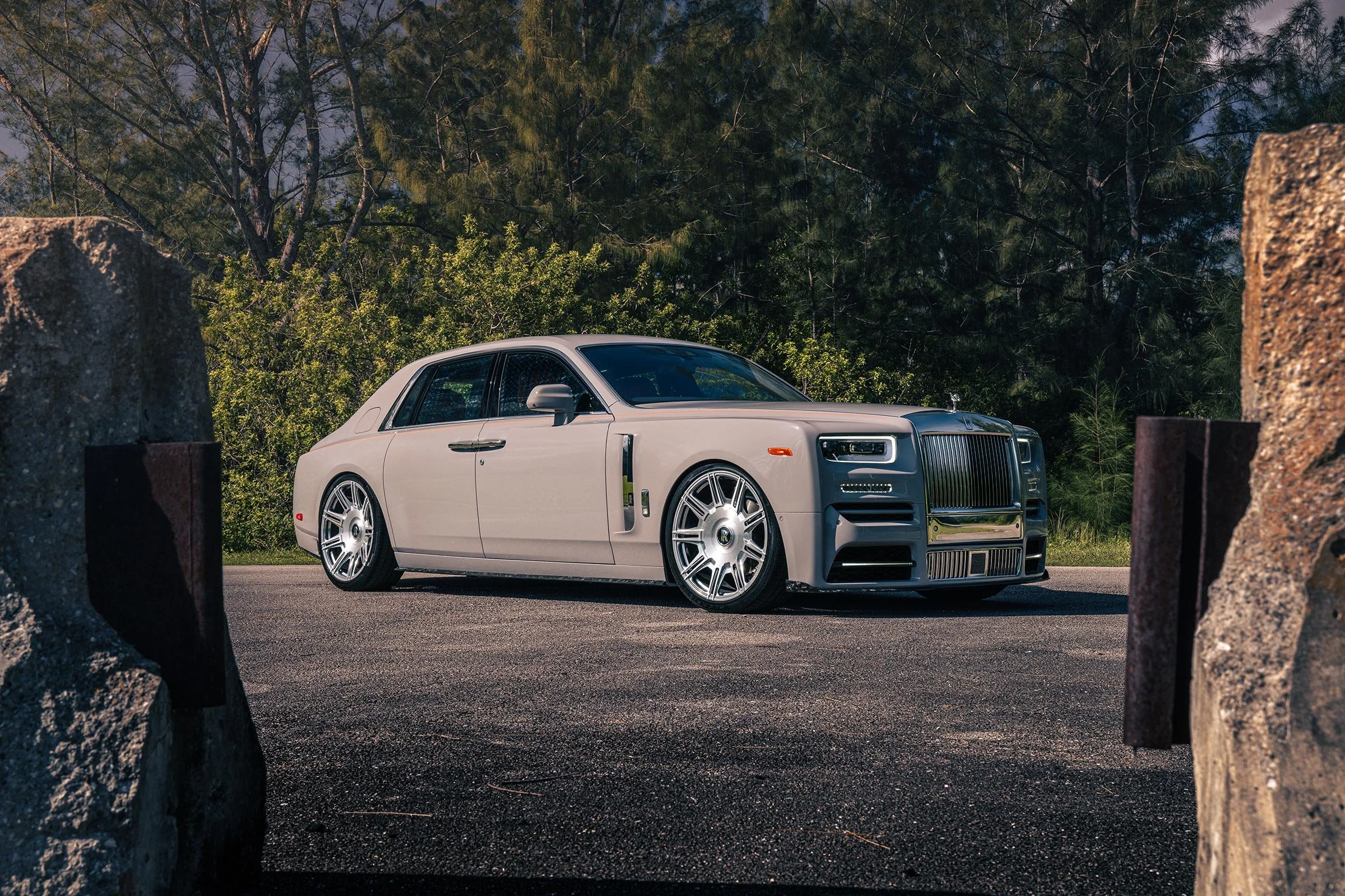 Rolls_Royce_Phantom_Mansory_Spofec-6.jpg