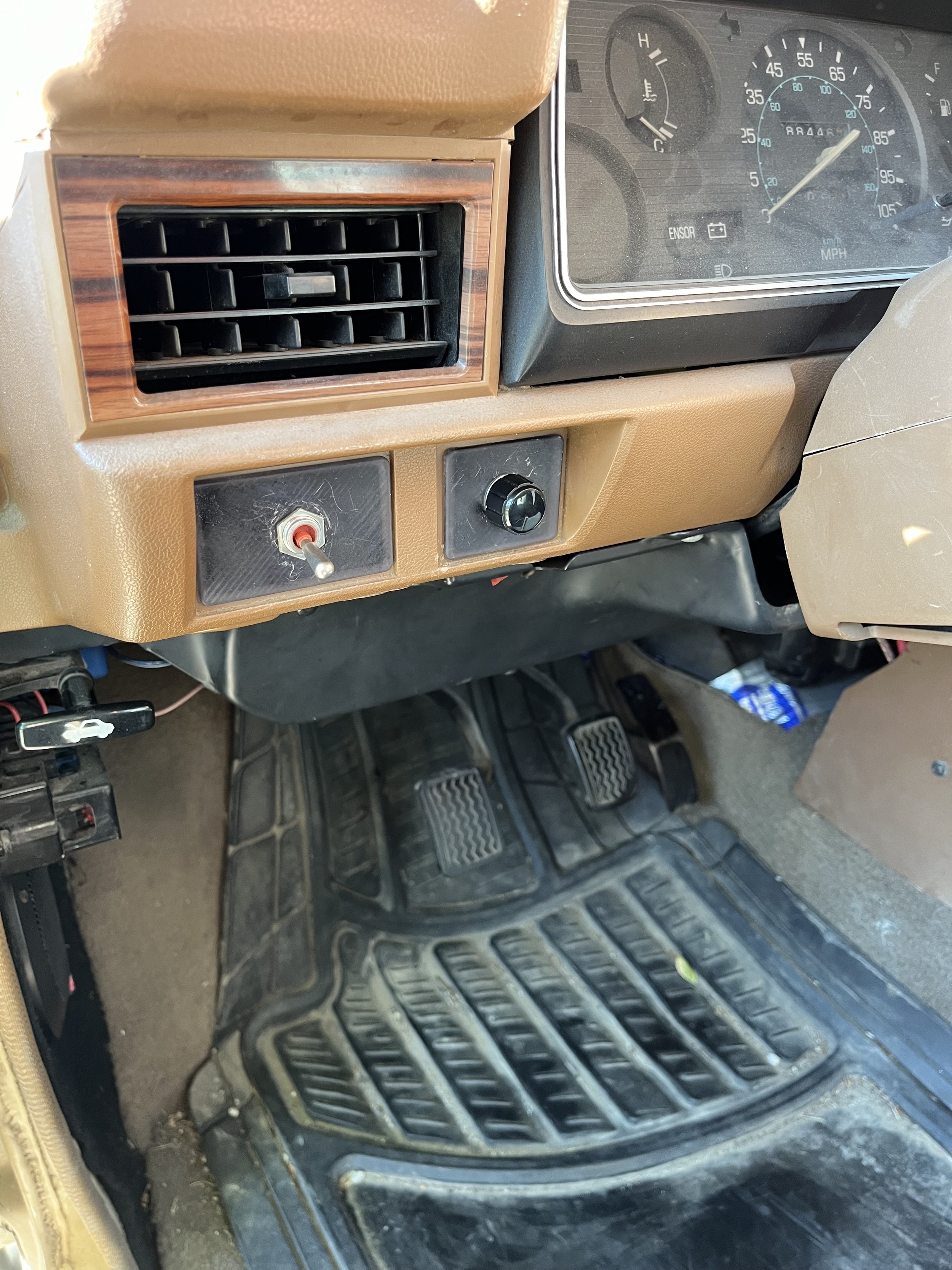 CKDigital Nissan 720 Dash Switch Panels Installed 1.jpeg