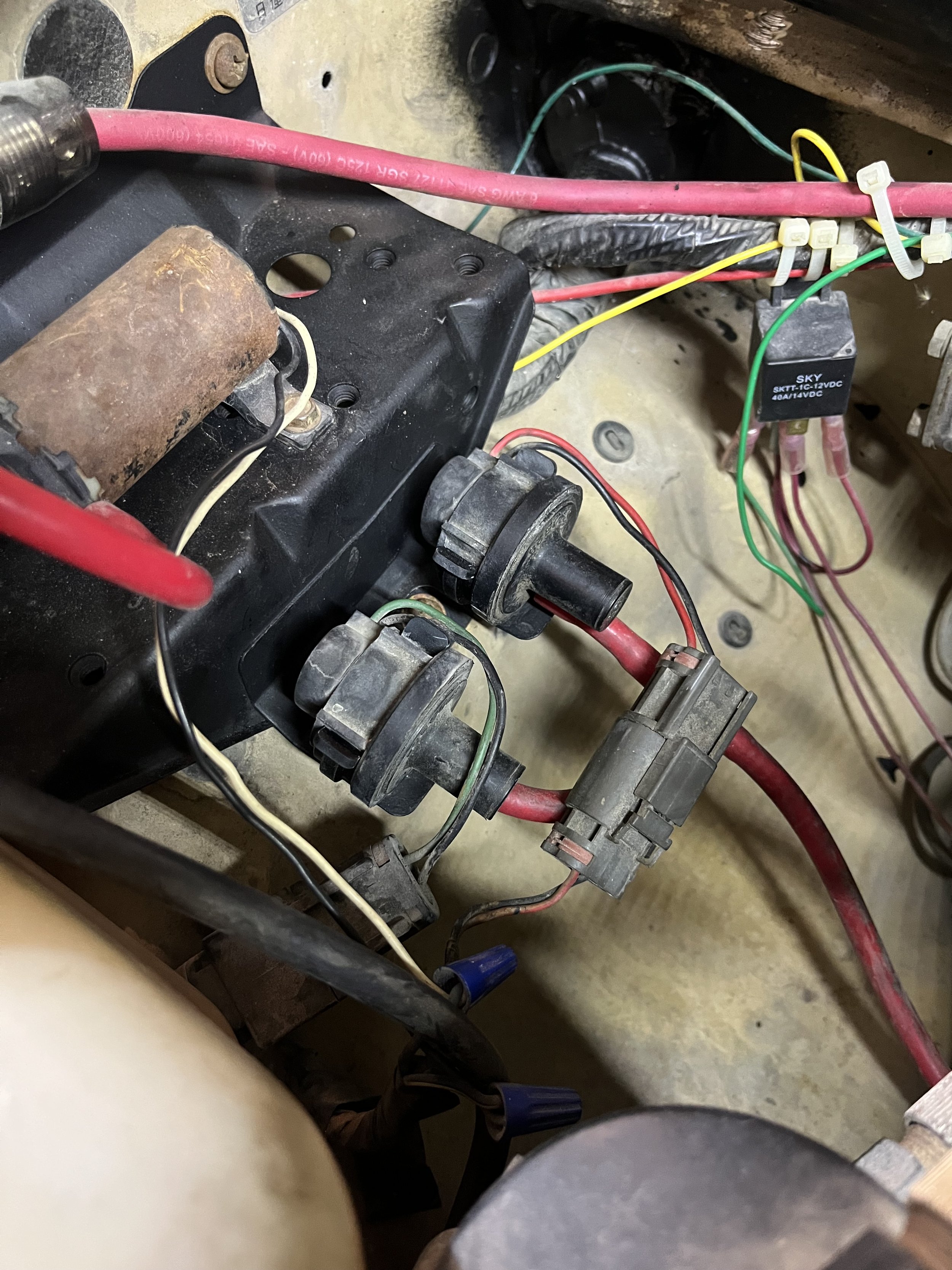 Nissan 720 Vacuum Switch Holder 4.jpeg