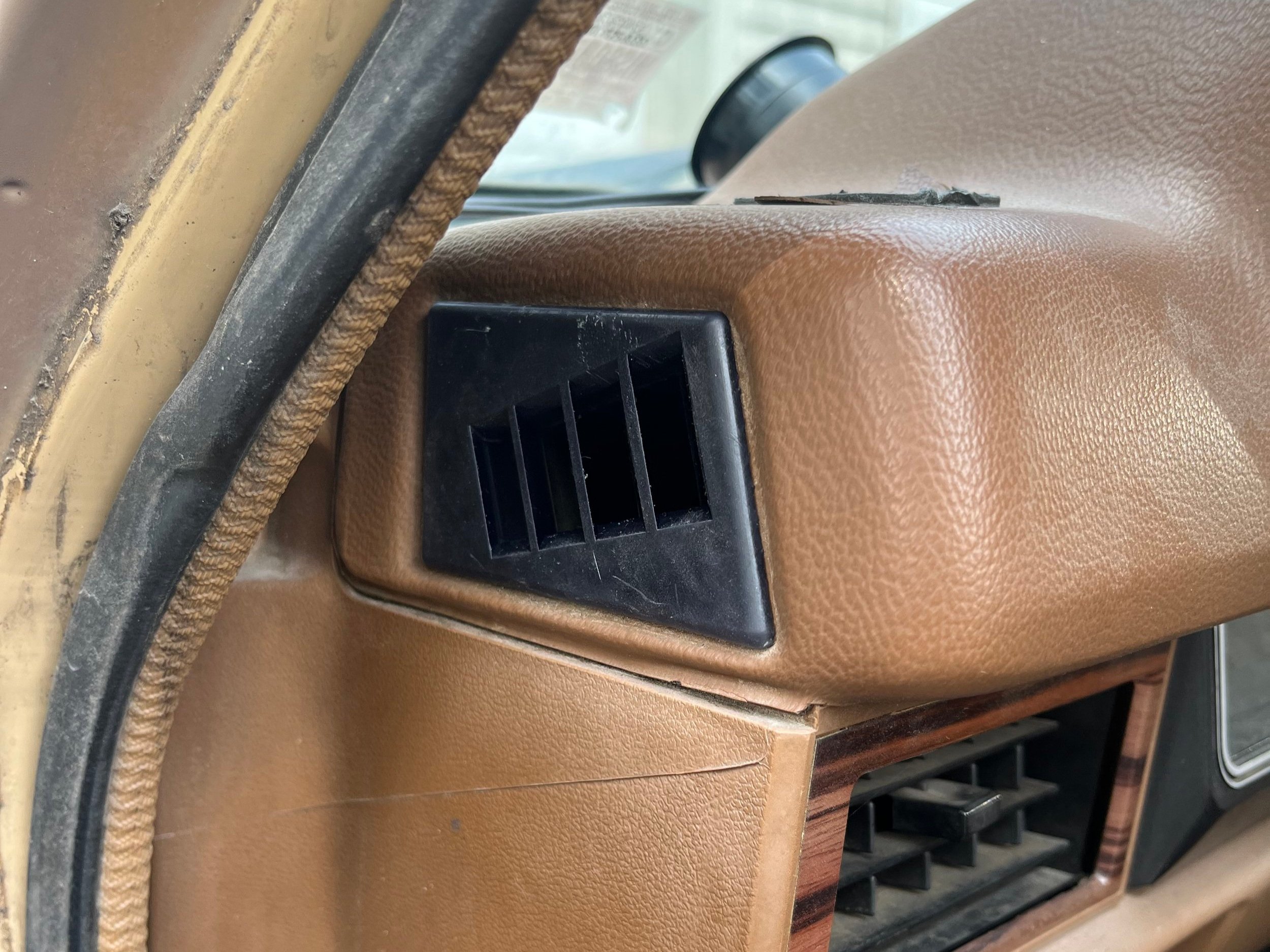 CKDigital+Nissan+720+Defrost+Window+Vent+Installed+2.jpg