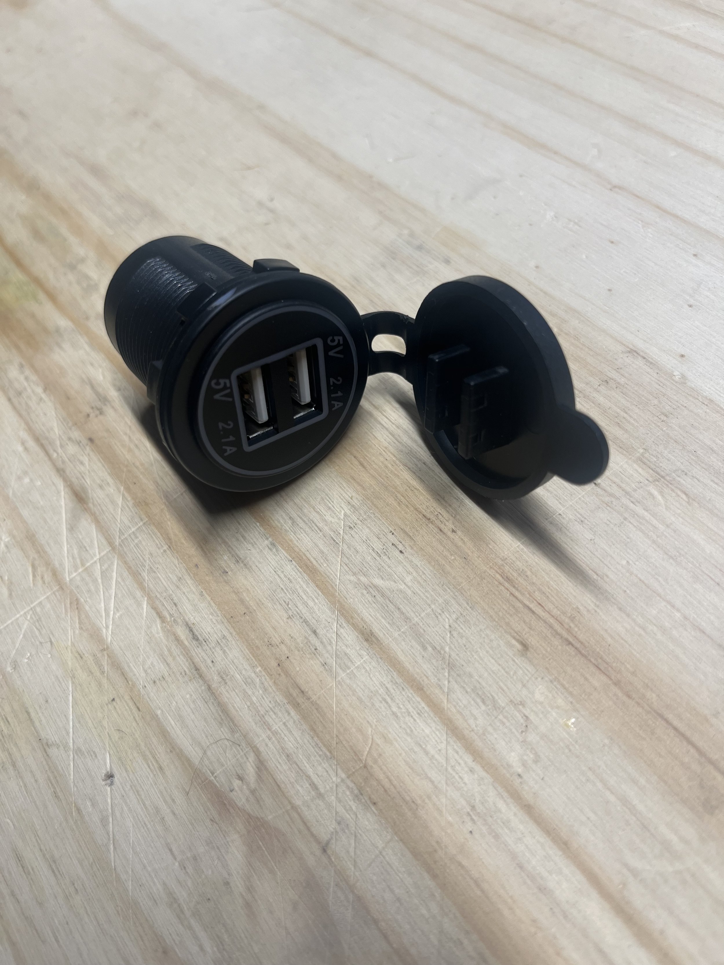 Round Dual USBA 12V Outlet 3.jpeg
