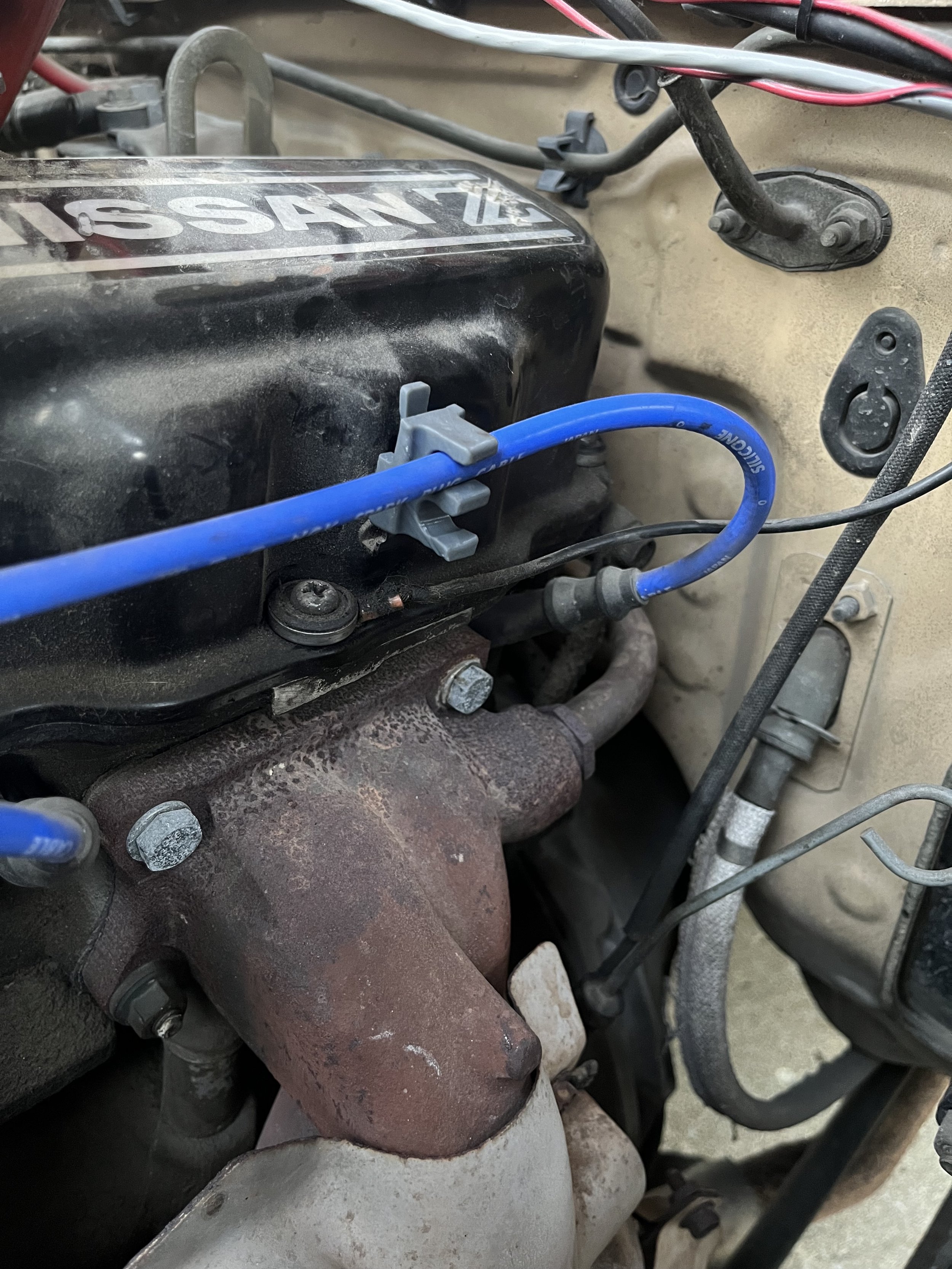 Nissan 720 Spark Plug Wire Holder 2.jpeg