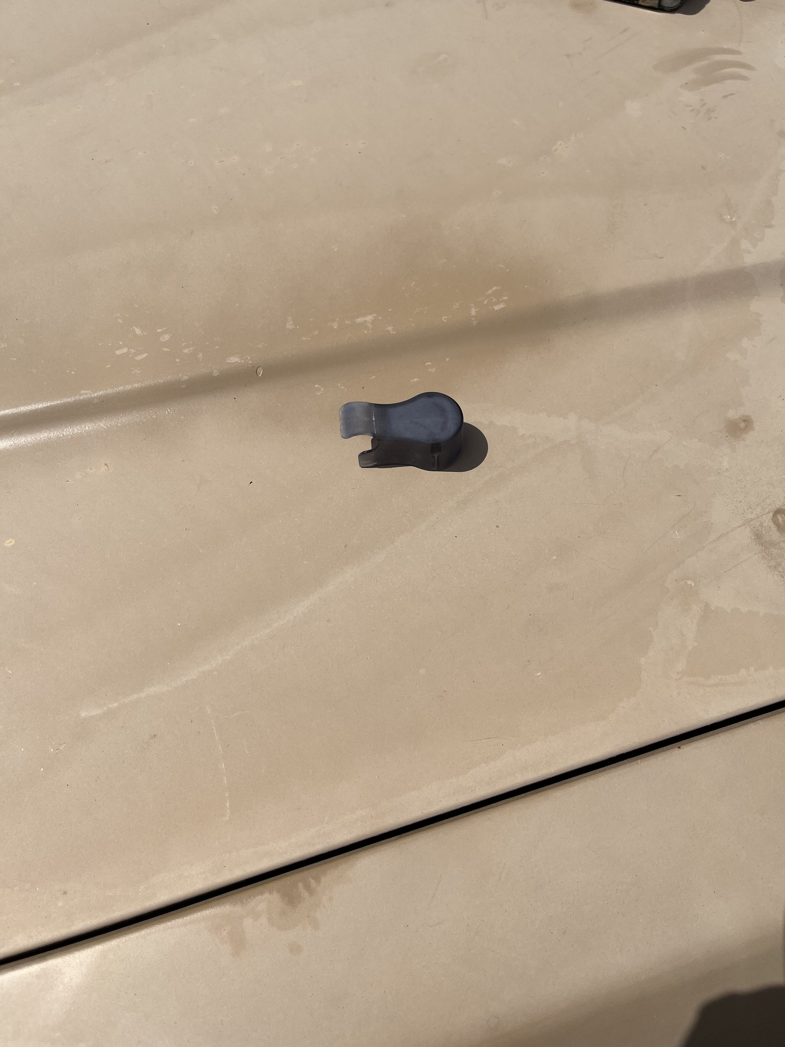 Nissan 720 Wiper Arm Cover 1.jpeg