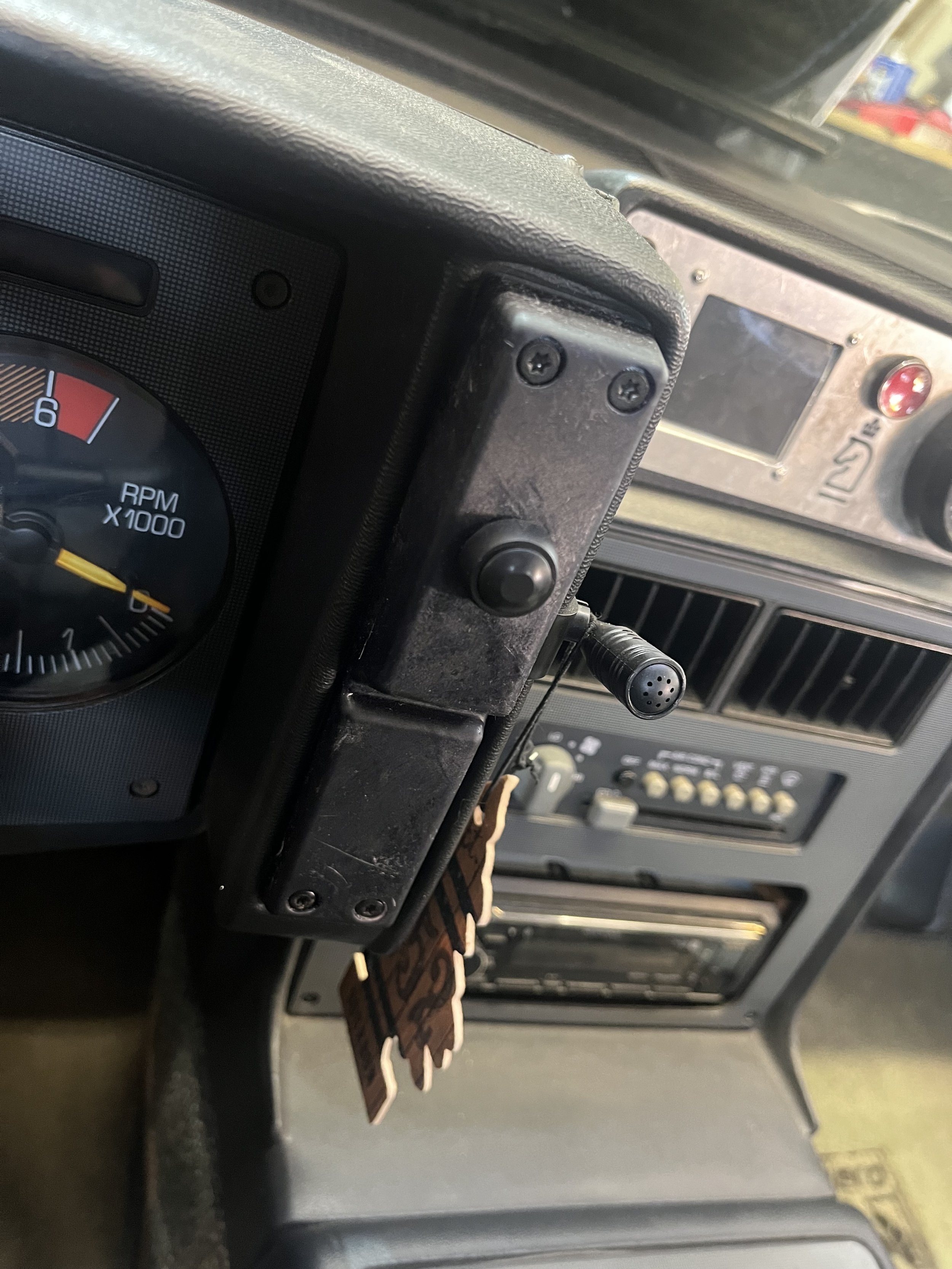Fiero Gauge Cluster Right Side Switch Panel 3.jpeg