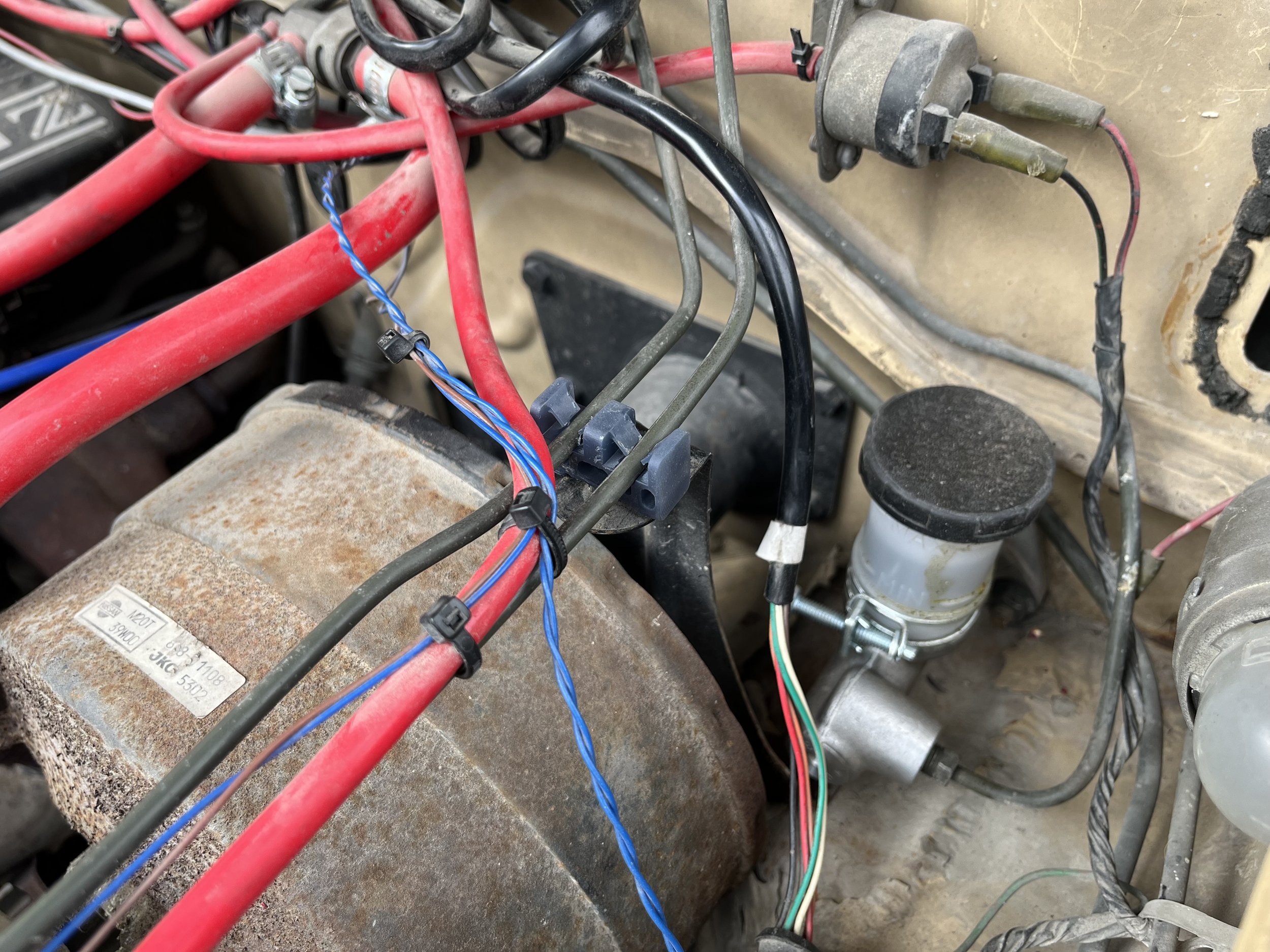 Nissan 720 Brake Clutch Line Firewall Holder 6.jpeg