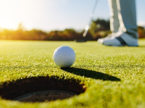 golfer-putting.jpg