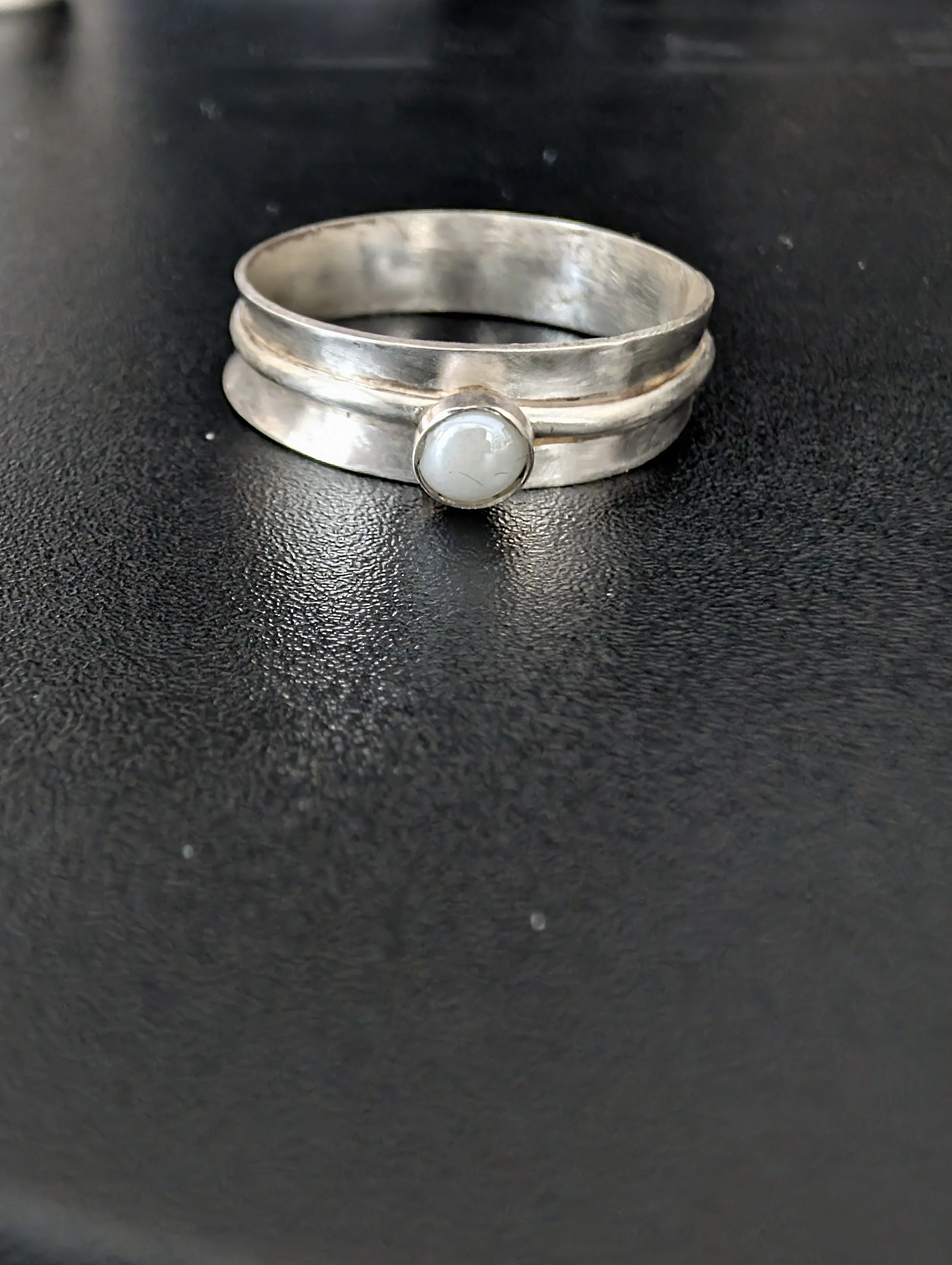 Glass Pearl Spinner Ring