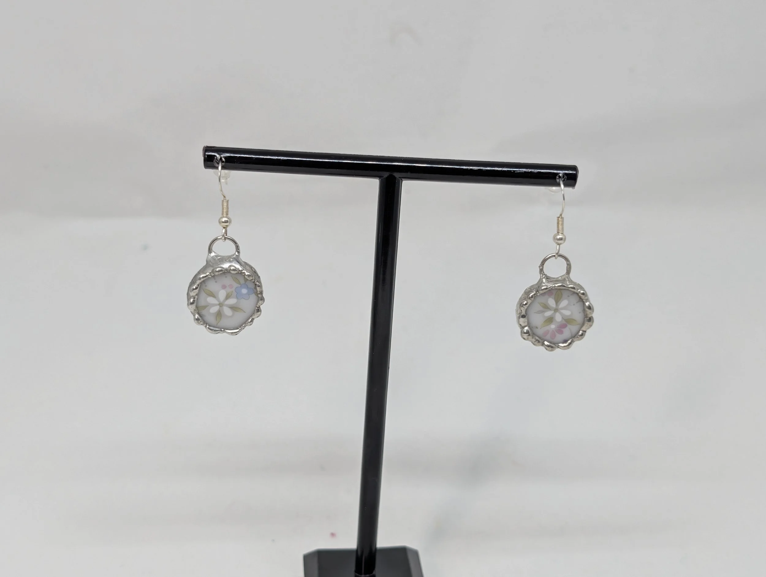 Round Flower Dangle Earrings