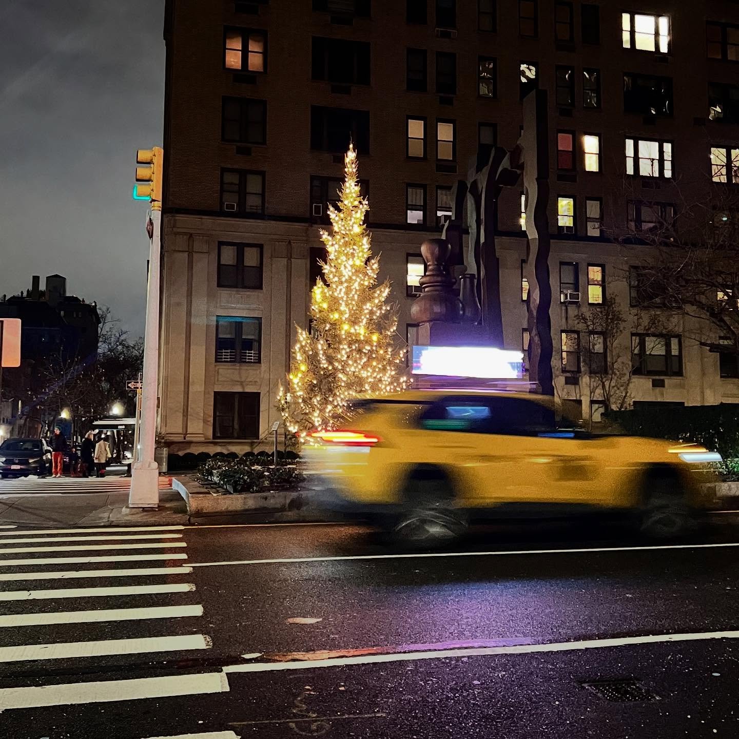 Christmas Eve in the neighborhood.

#nyc #christmas #christmaseve #newyork #uppereastside