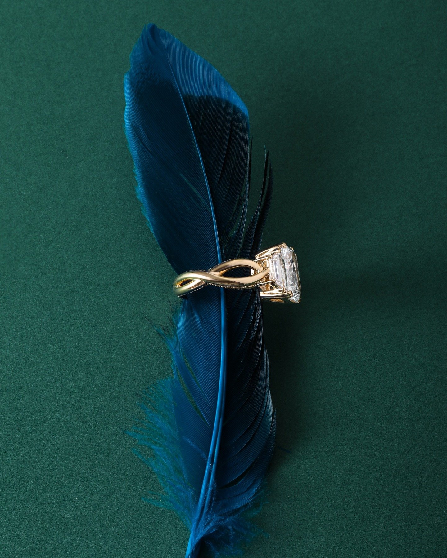 4CT Engagement Ring featuring a perfect balance between modern and vintage

#jewelrydesigner #losangeles #finejewelry #customjewelry #entrepreneur #danielyujewelry #jewelry #labgrowndiamonds #engagementring #highjewelry