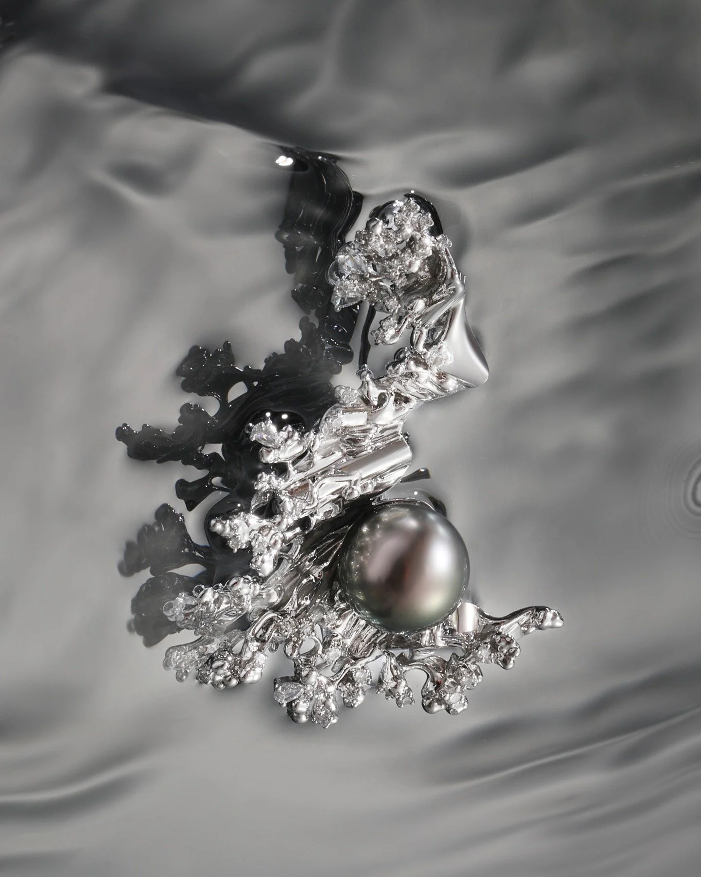 EP.141
Like a wave hits a boulder, dynamic and sculptural
Pearl Brooch

#jewelrydesigner #losangeles #finejewelry #customjewelry #entrepreneur #danielyujewelry #jewelry #engagementring #highjewelry #diamonds #brooch