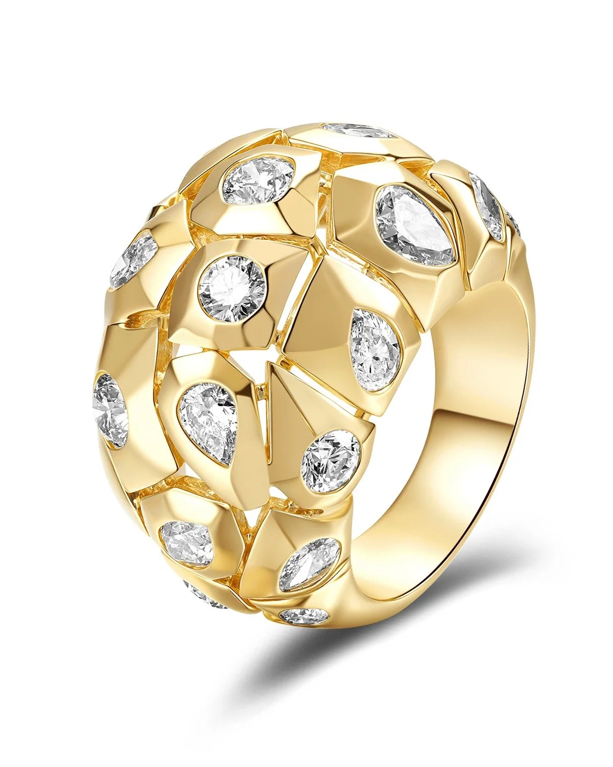 Bomb Ring - with honey comb setting on yellow gold

#jewelrydesigner #finejewelry #danielyujewelry #customjewelry #highjewelry