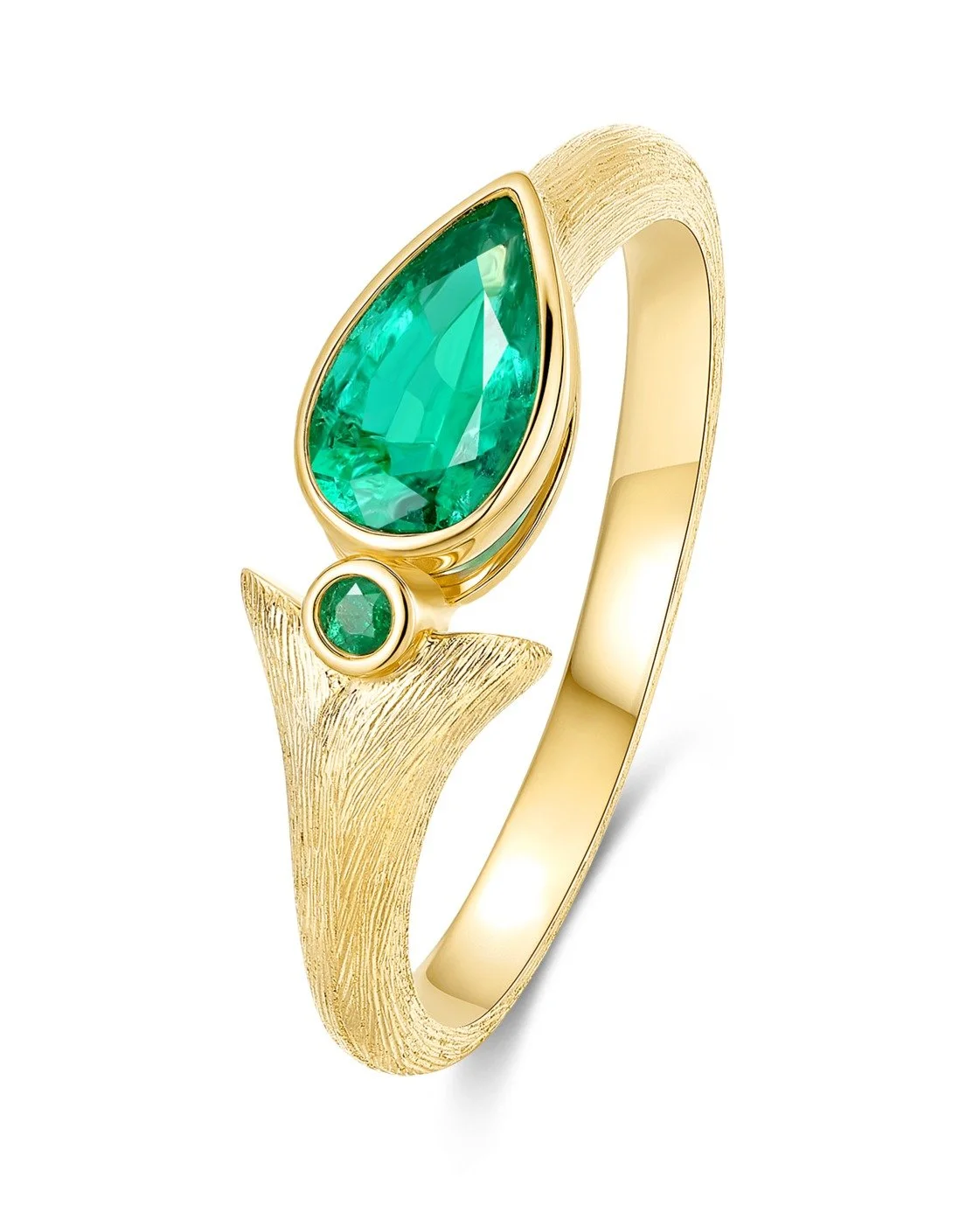 EP.174
This customer chose an emerald for his engagement ring with a very delicate brushed texture surface.

An engagement ring that feels special only to you.
#jewelrydesigner #finejewelry #danielyujewelry #customjewelry #engagementring