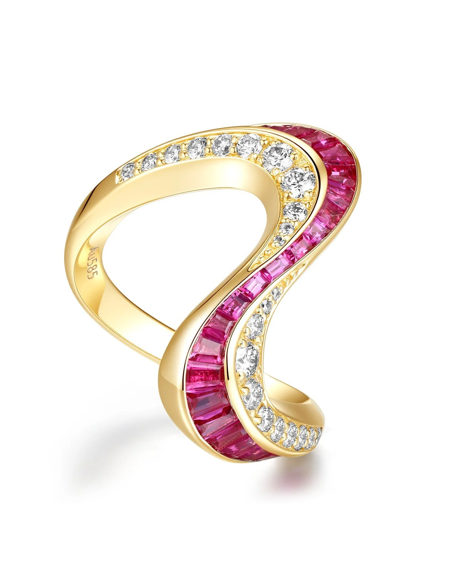 Stream Flow - Signature Design with Natural Rubies and Diamonds Set on Yellow Gold
#jewelrydesigner #finejewelry #danielyujewelry #customjewelry #highjewelry