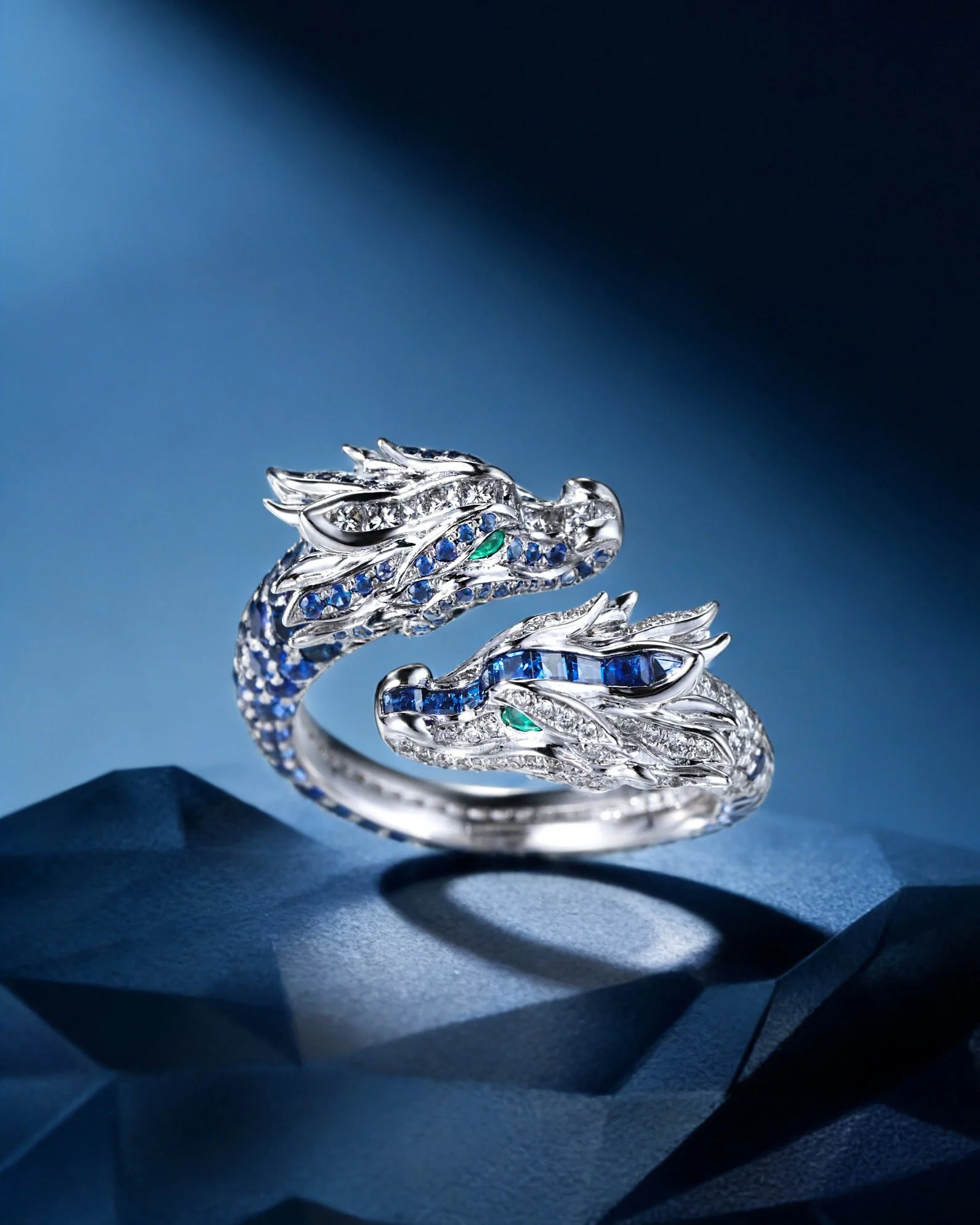 Where sapphires run like rivers and emeralds keep watch. The dragon doesn't sleep &mdash; it waits. 🐉

#jewelrydesigner #finejewelry #danielyujewelry #customjewelry #highjewelry