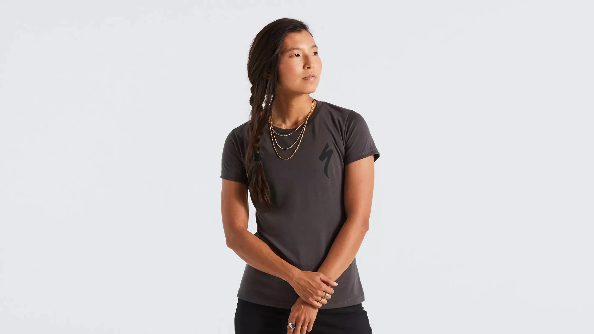 64622-033_APP_S-LOGO-TEE-SS-WMN-CHAR-M_HERO.jpeg