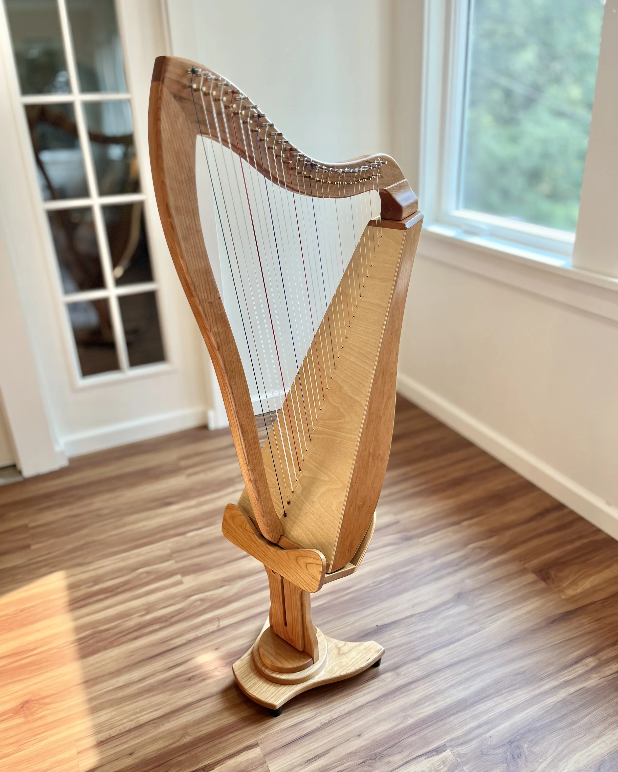 28-Bass LAP Harp
