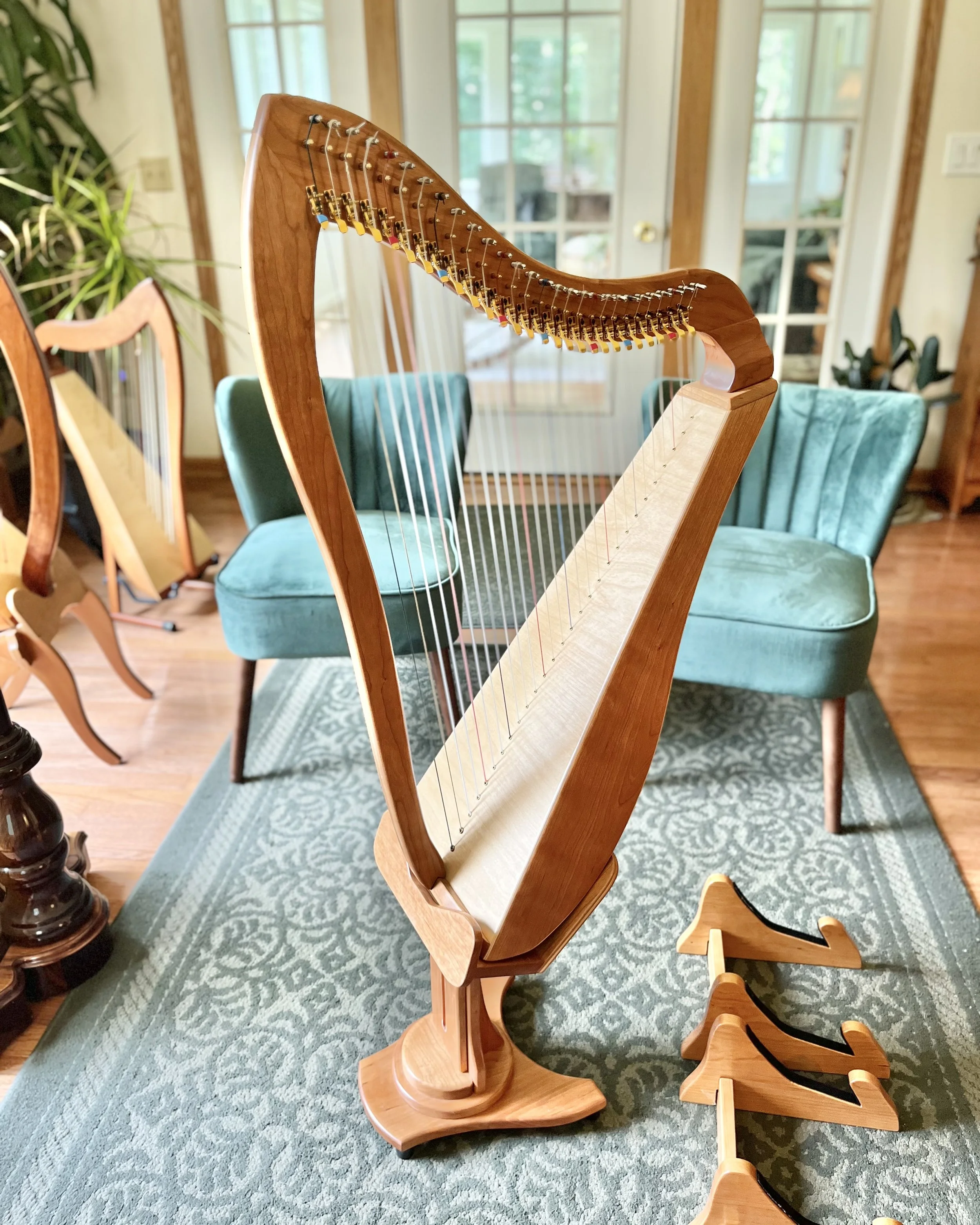 28-Bass LAP Harp