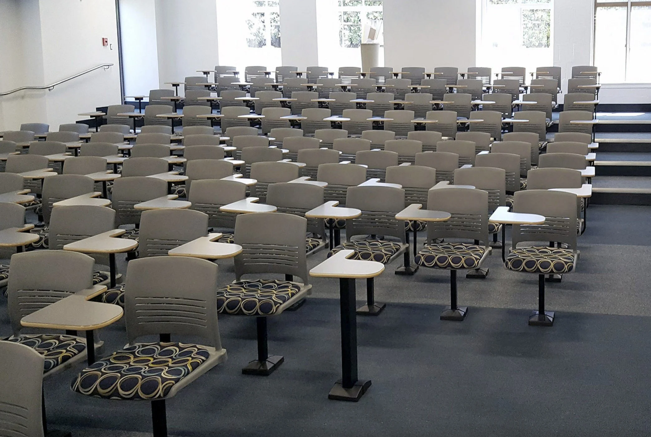 KI Single Pedestal Fixed Seating
