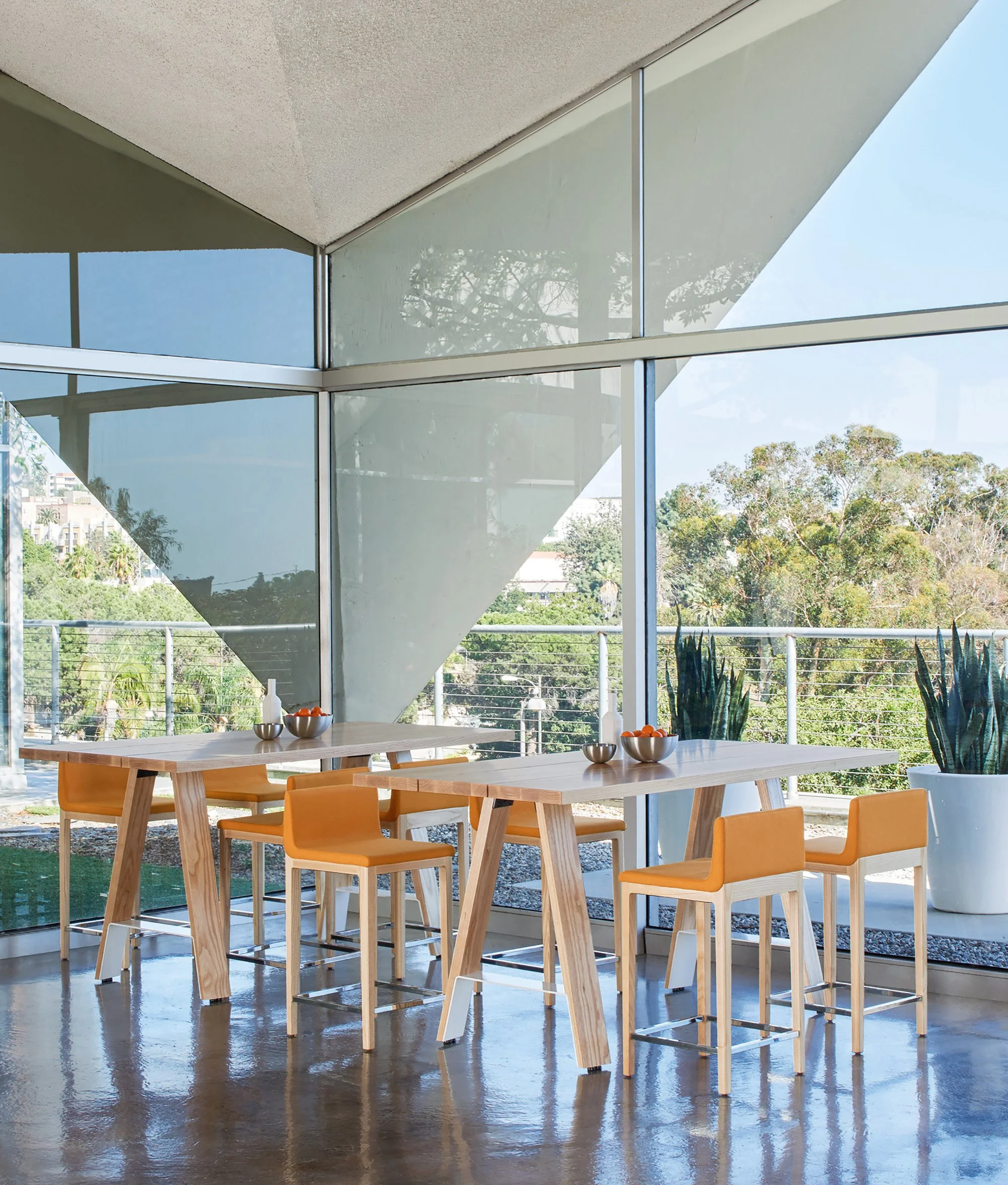 Arcadia Delen Meeting Tables