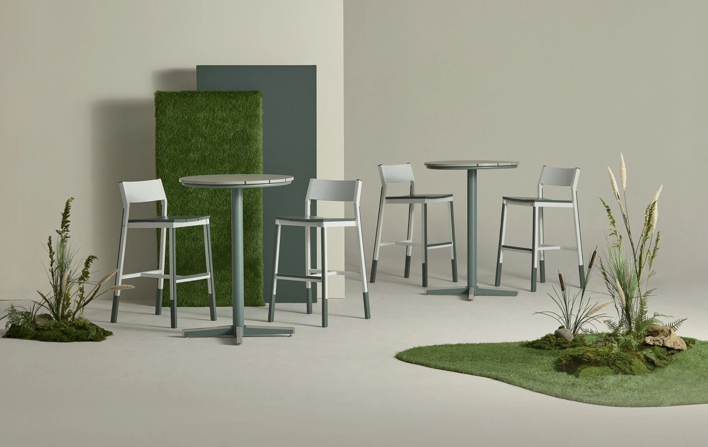 KI Outspan™ Outdoor Tables