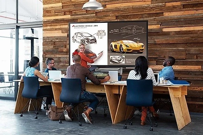 WM85R-Corporate-Design_10-3_CARO.jpg