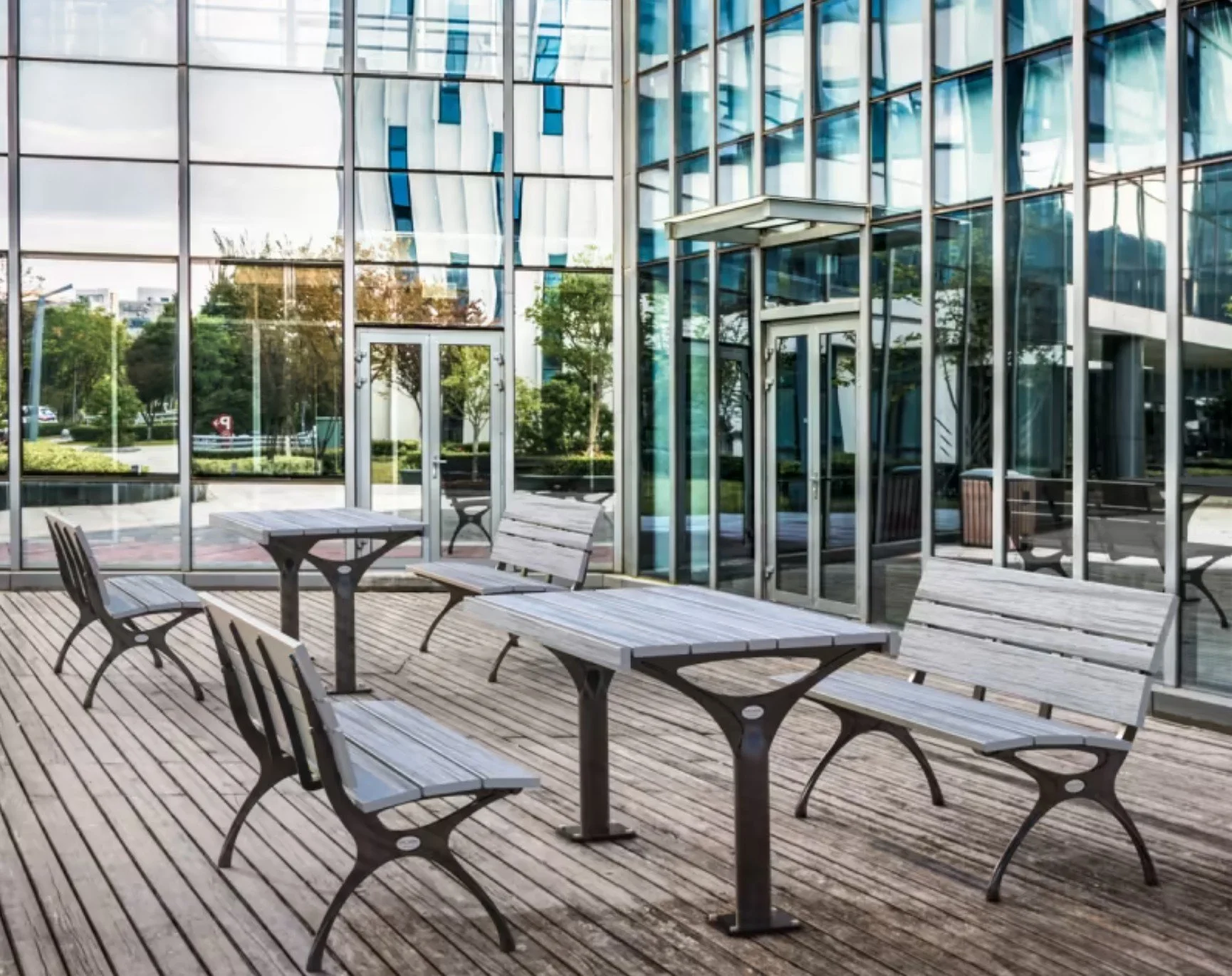 b+g urban post table