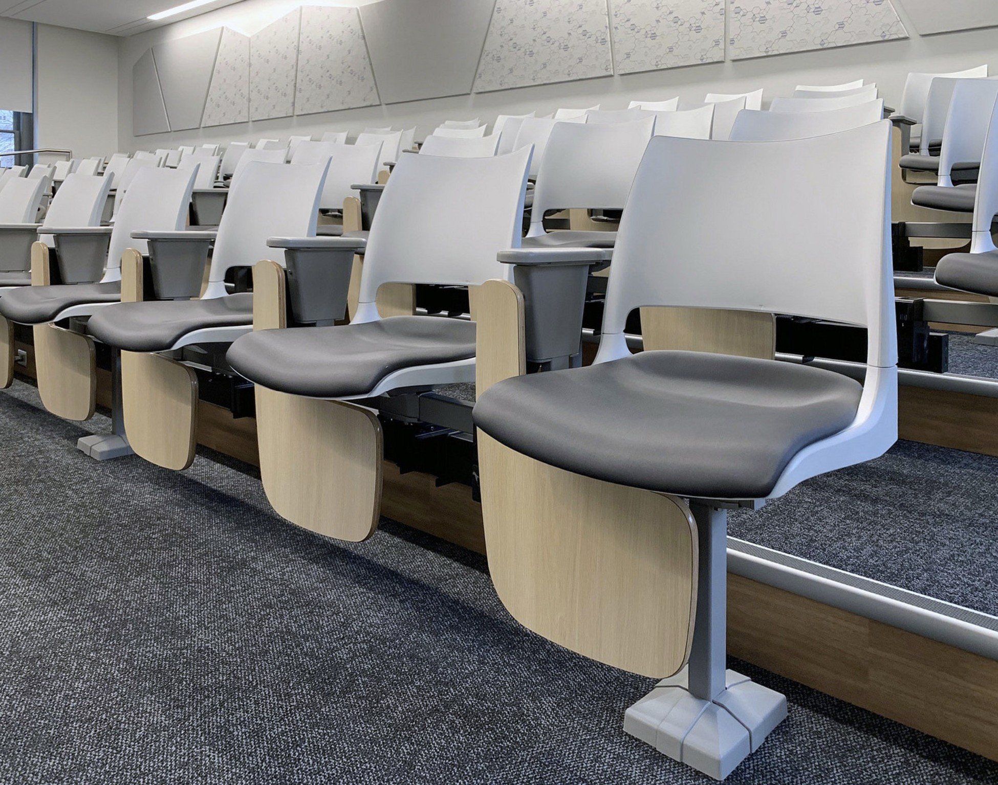 KI Sequence Fixed Seating
