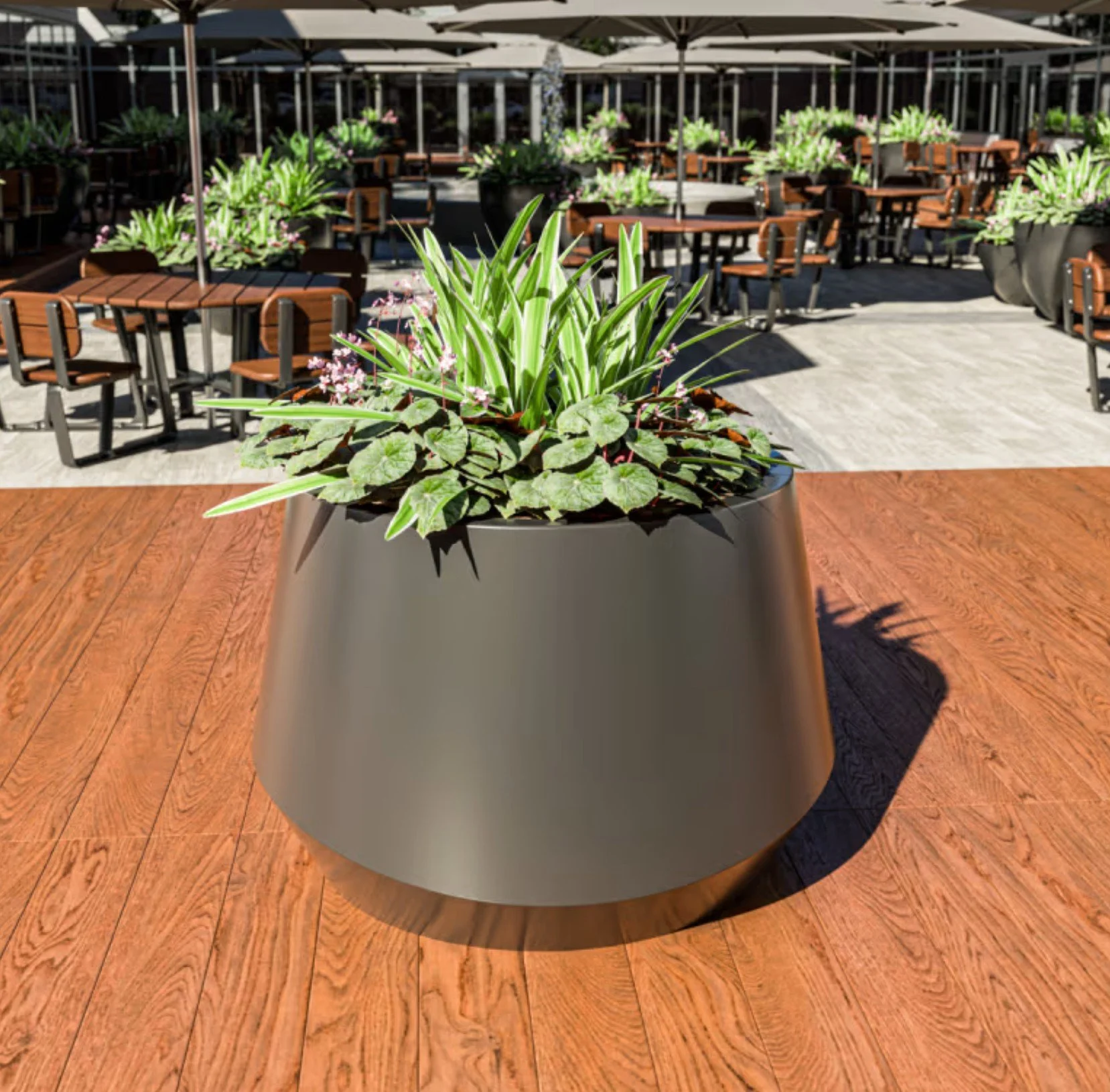 Botton+Gardiner Basin Planter