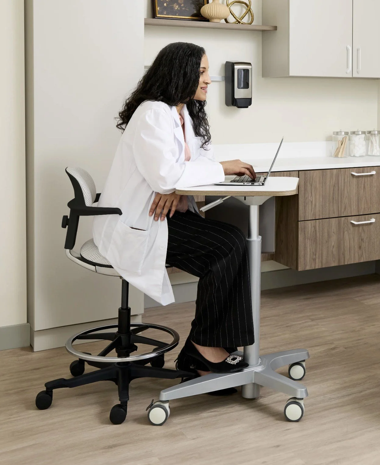 Interwoven Rolli Caregiver Stool