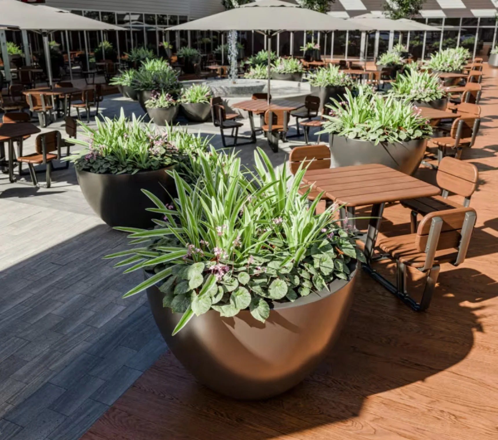 Botton+Gardiner Dish Planter