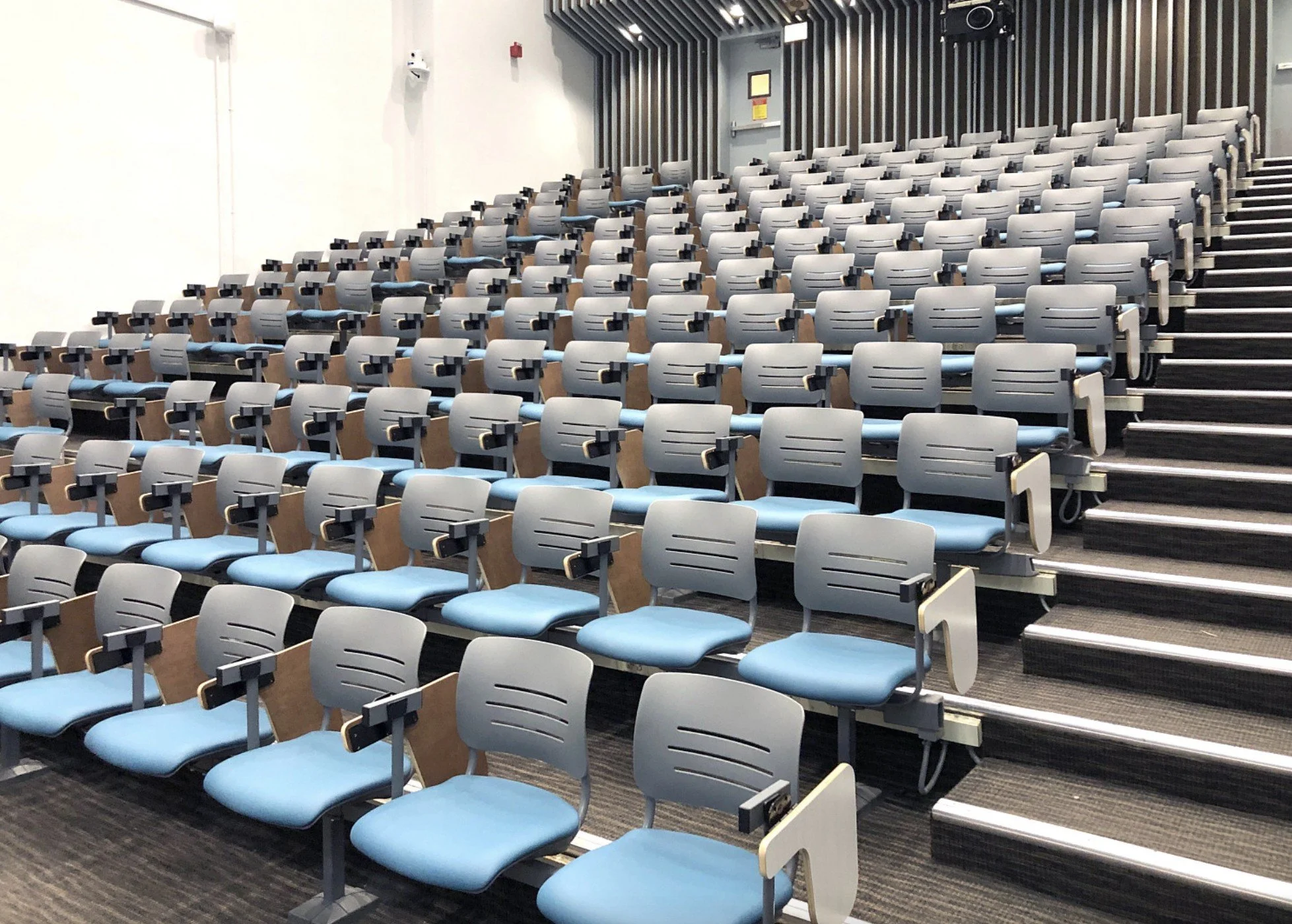 KI Sequence Fixed Seating