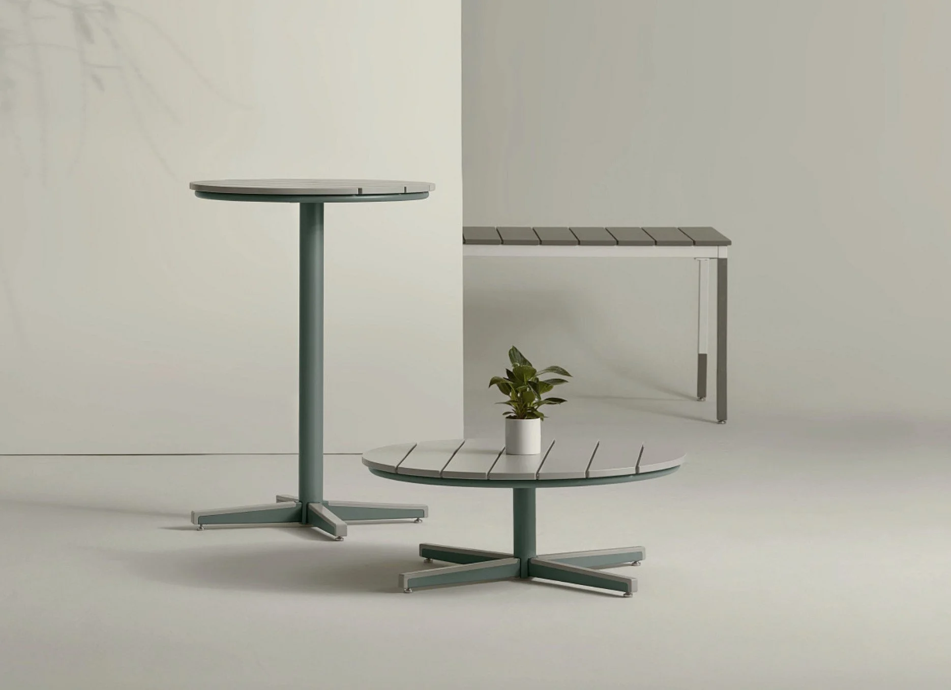 KI Outspan™ Outdoor Tables